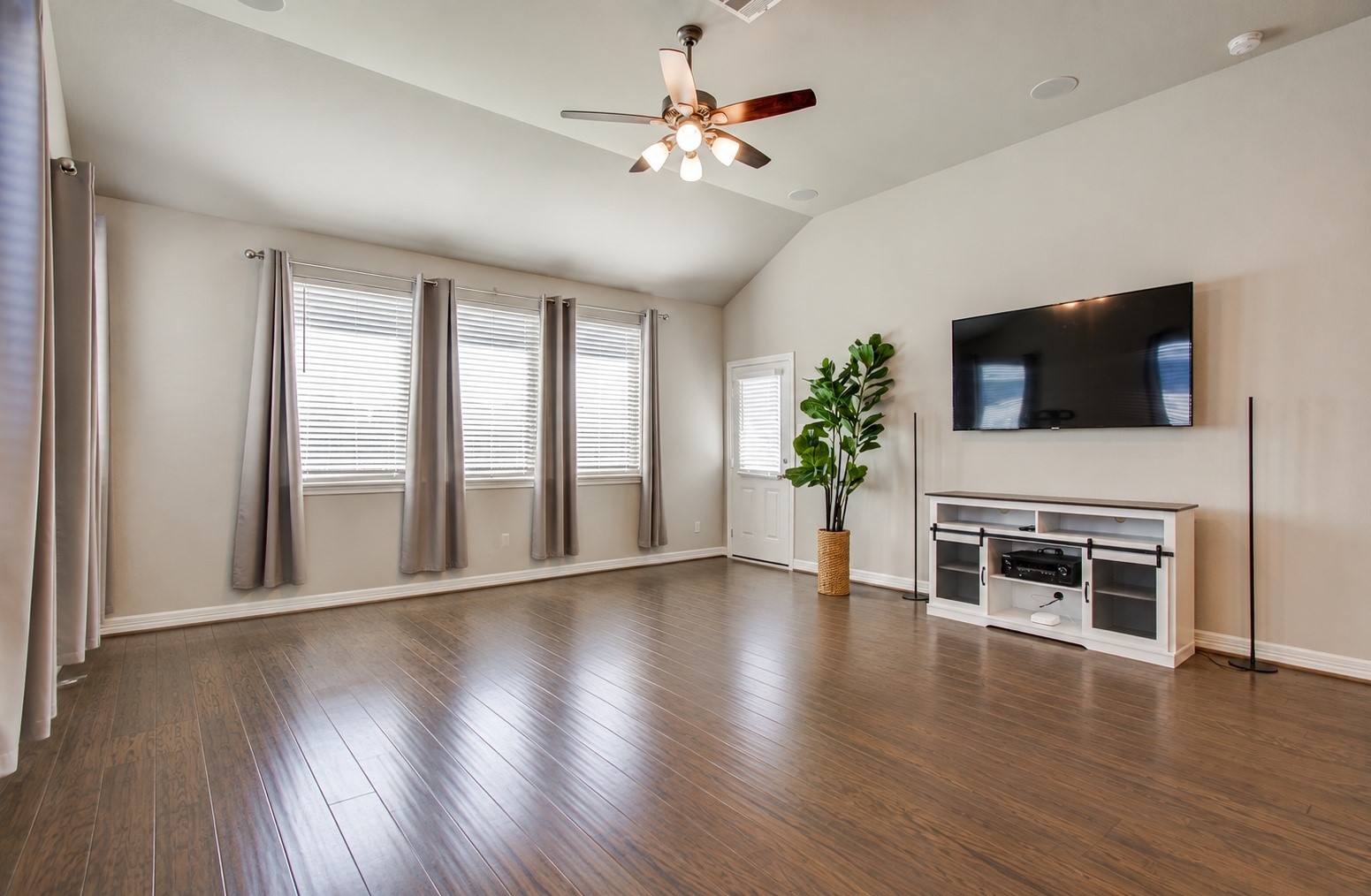 10317 Russell Pines Drive Property Photo 6