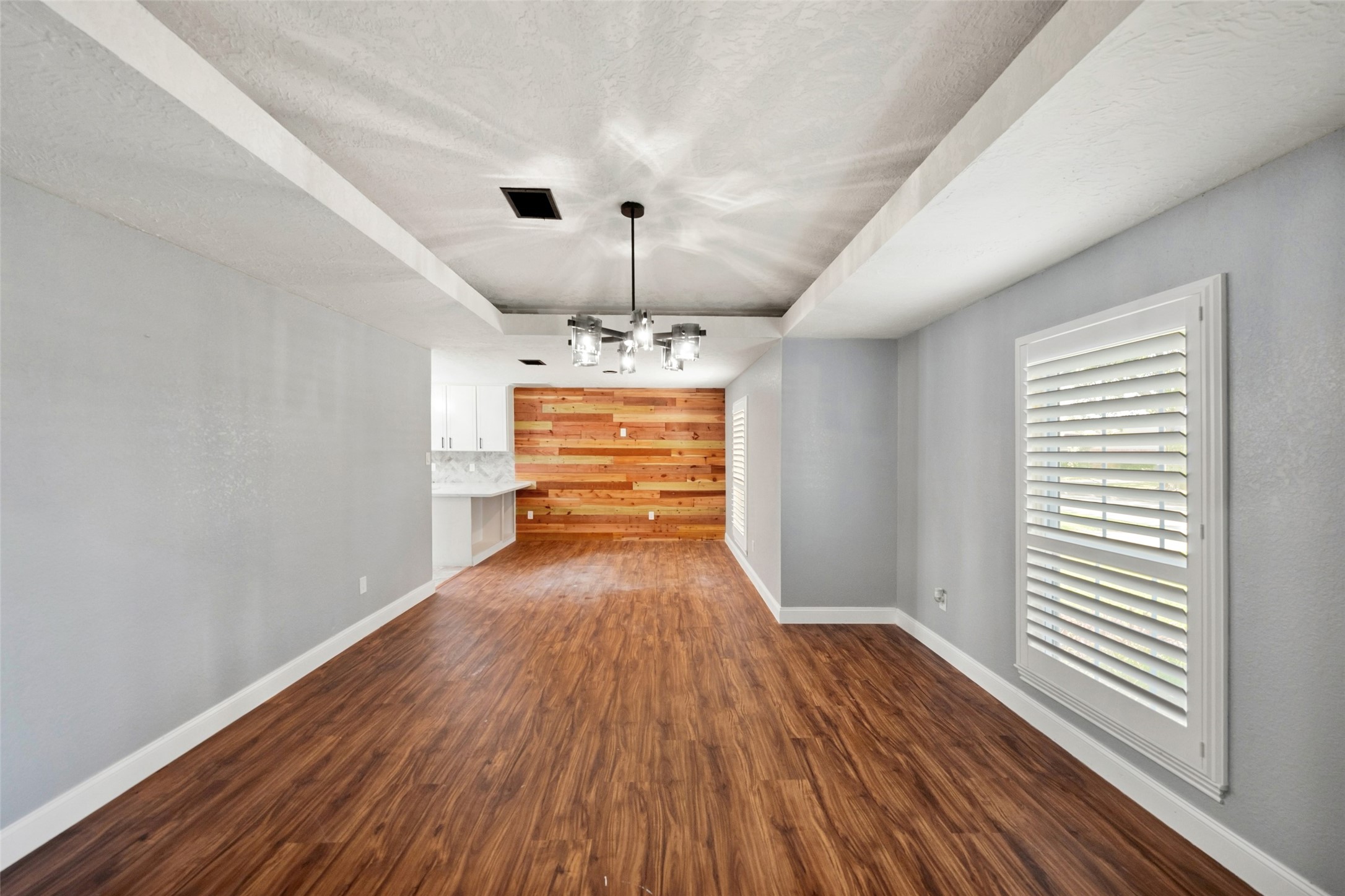 3211 N Park Drive Property Photo 9