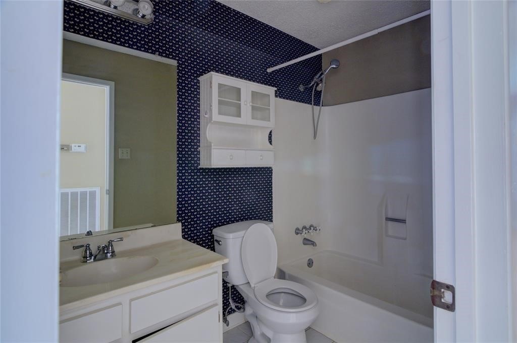 1707 Windy Meadow Drive Property Photo 12