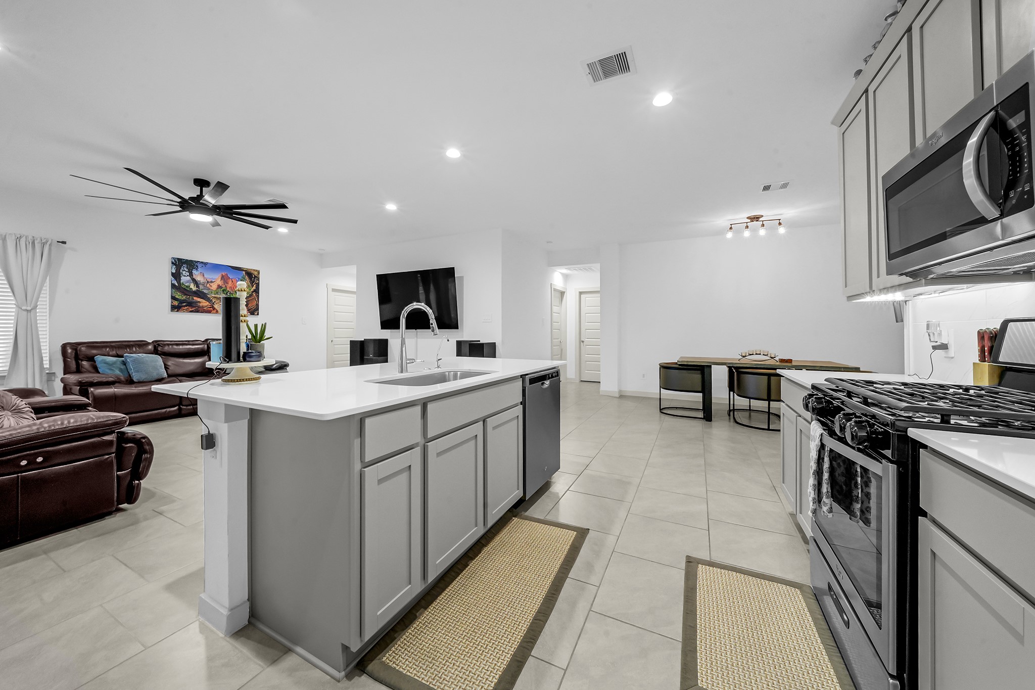 29431 Pikes Peak Drive Property Photo 3