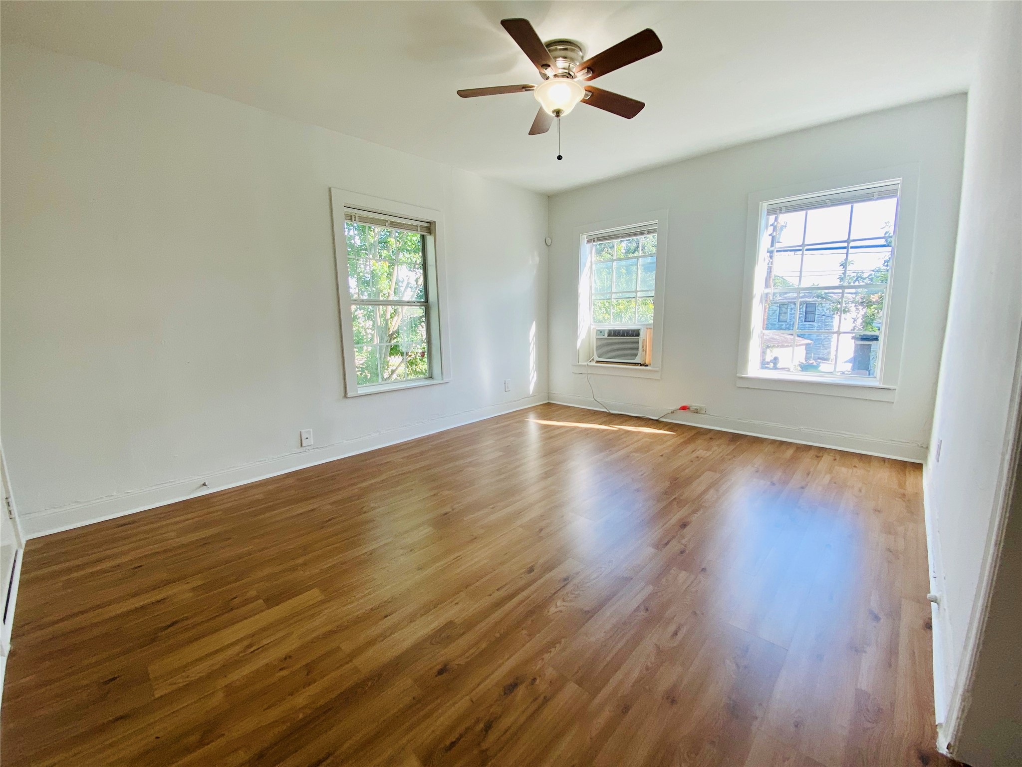 1 Sidney Street 3 Property Photo 2