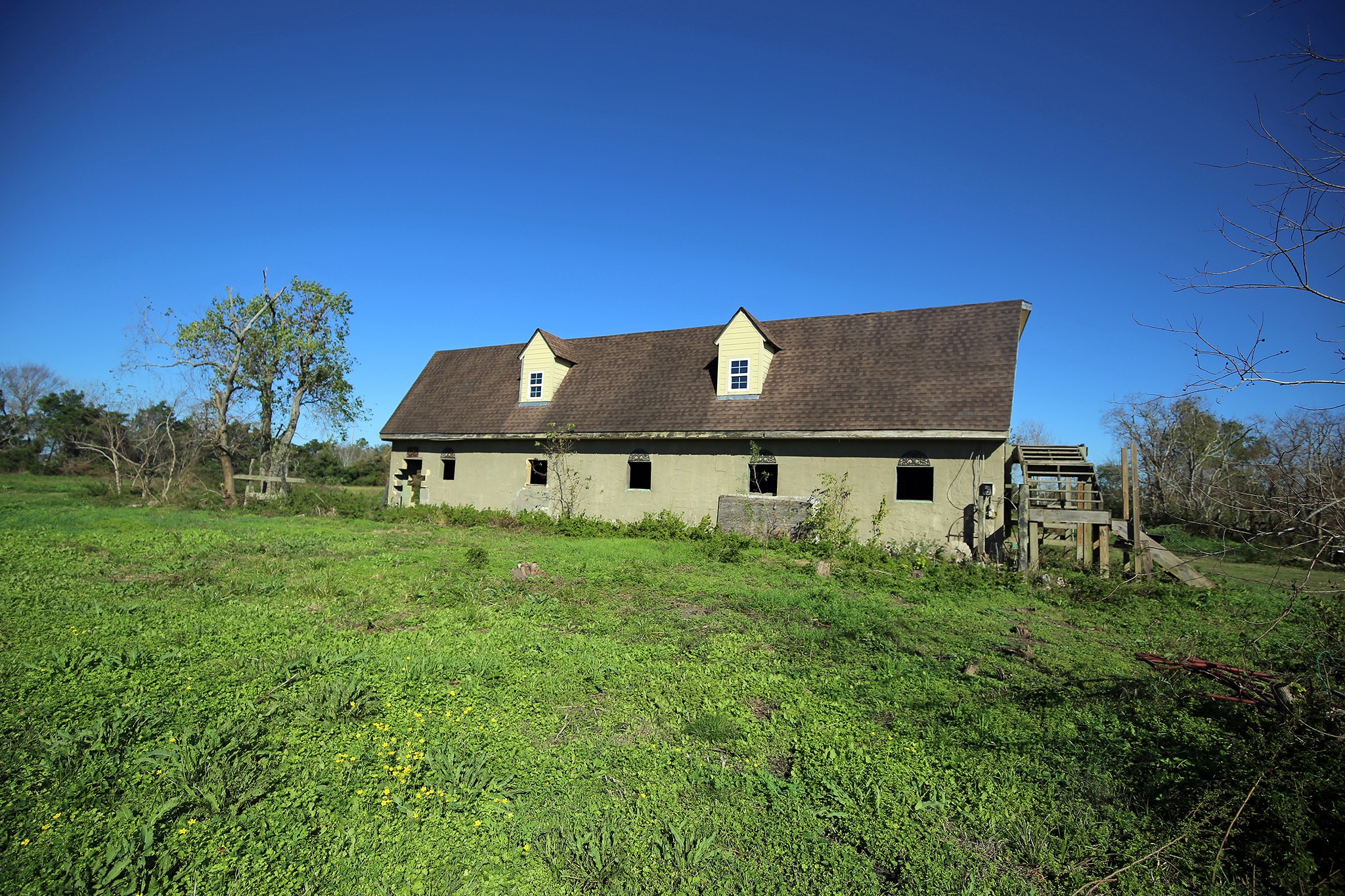 11016 4th 1/2 Street Property Photo 4