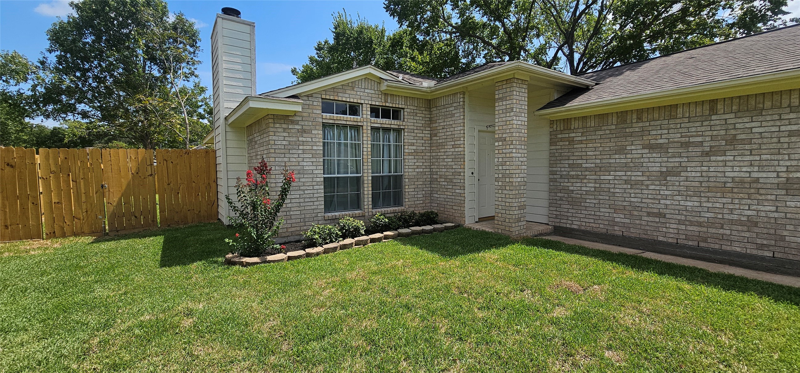 10538 Twin Circles Drive Property Photo 2