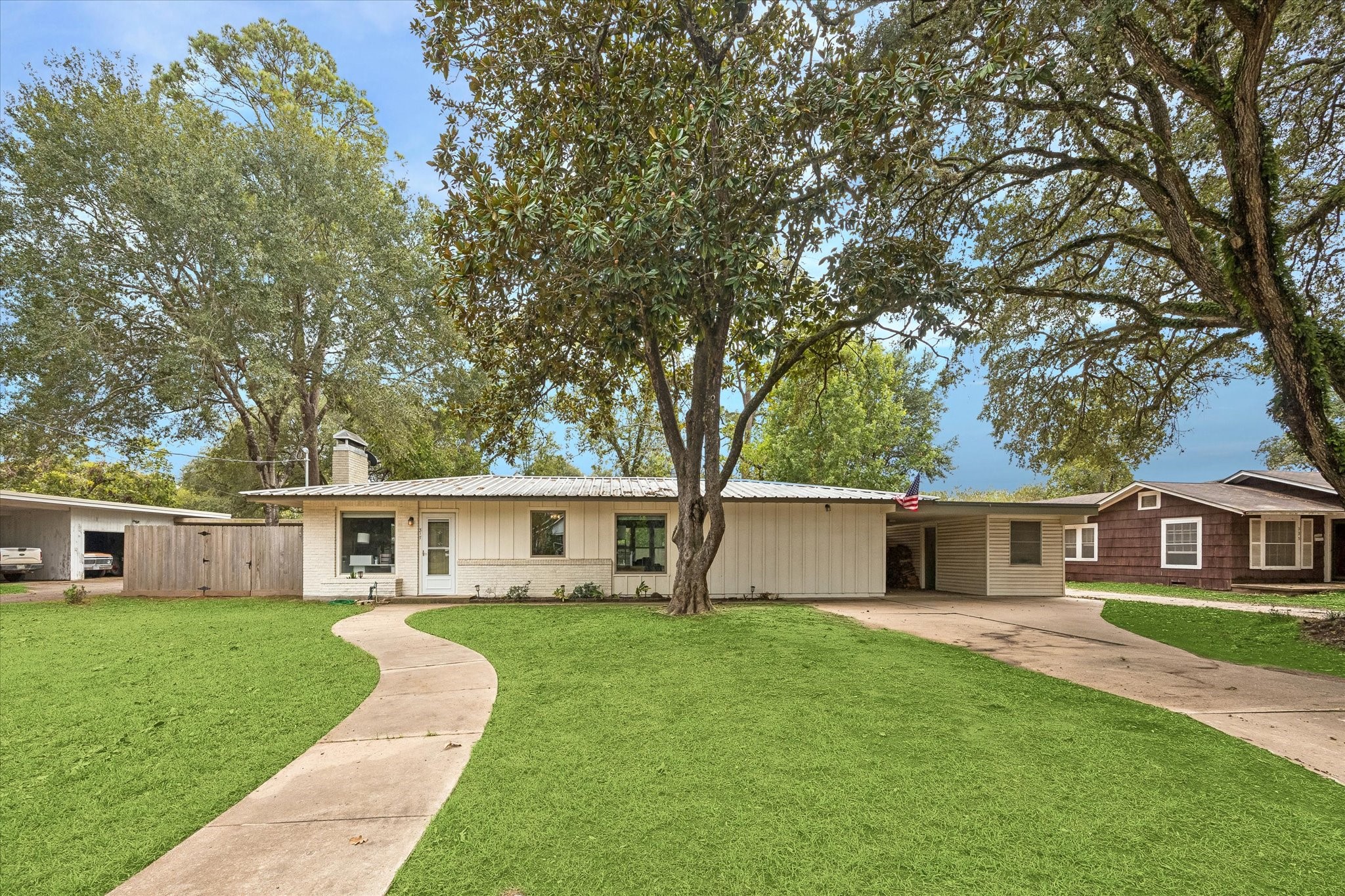 317 Harbert Street Property Photo 1