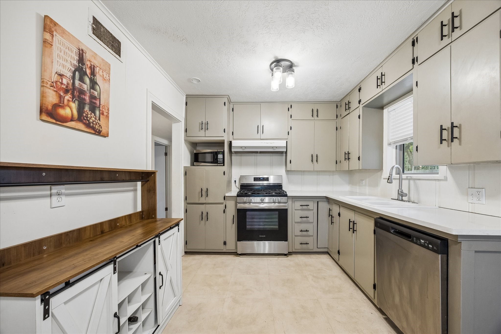 317 Harbert Street Property Photo 3