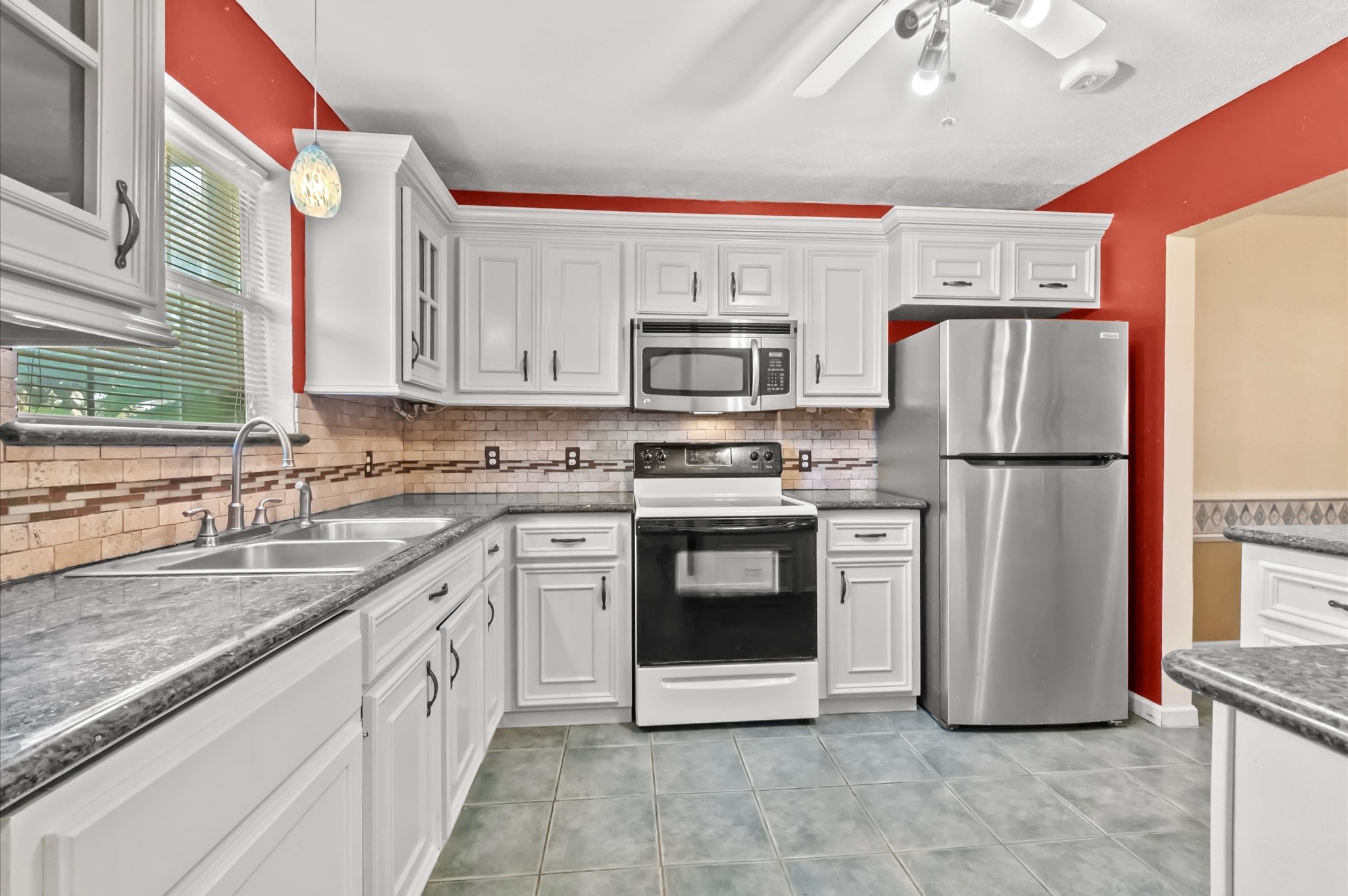 1025 Willow Oaks Circle Property Photo 3