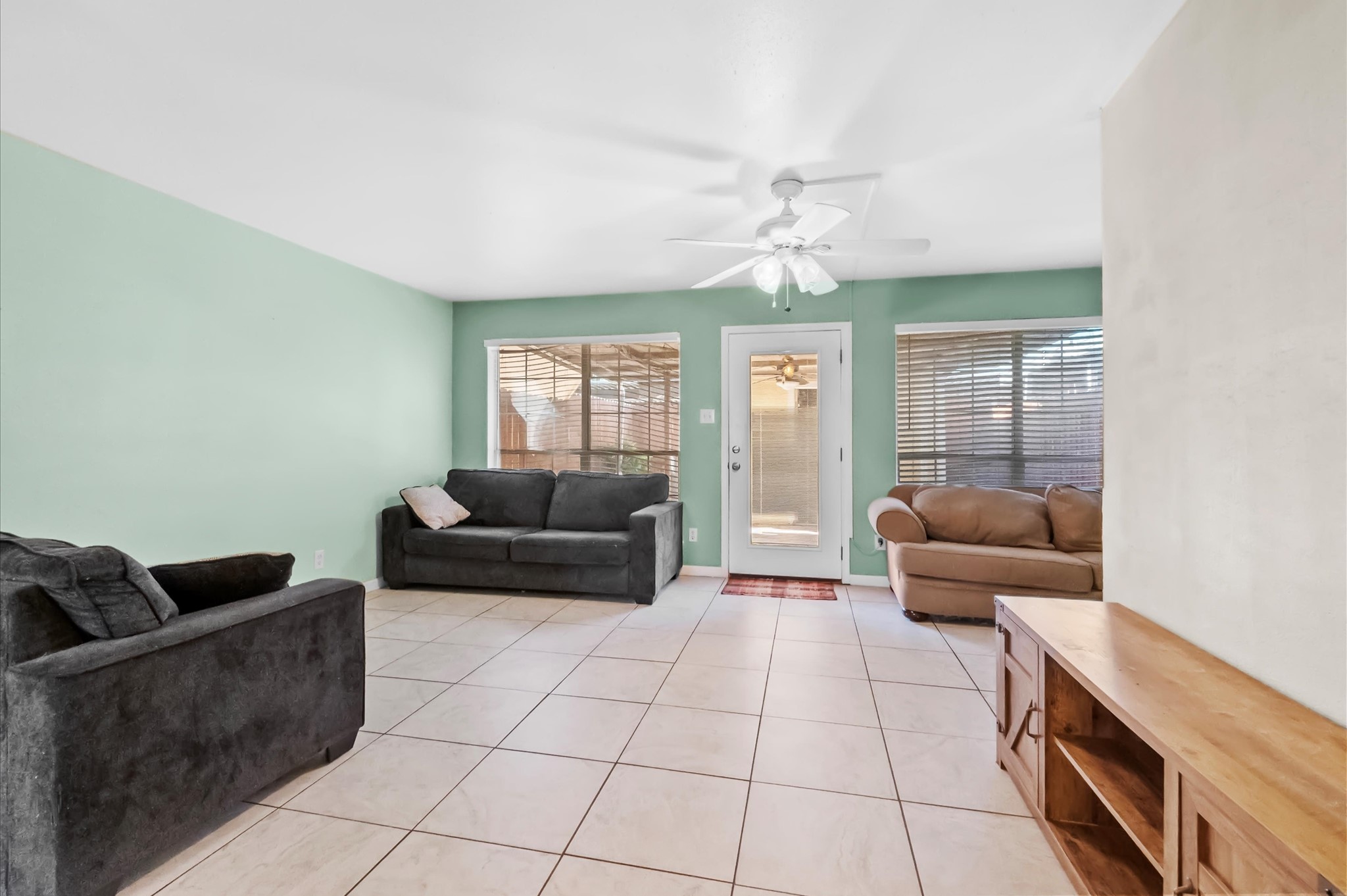 1025 Willow Oaks Circle Property Photo 8