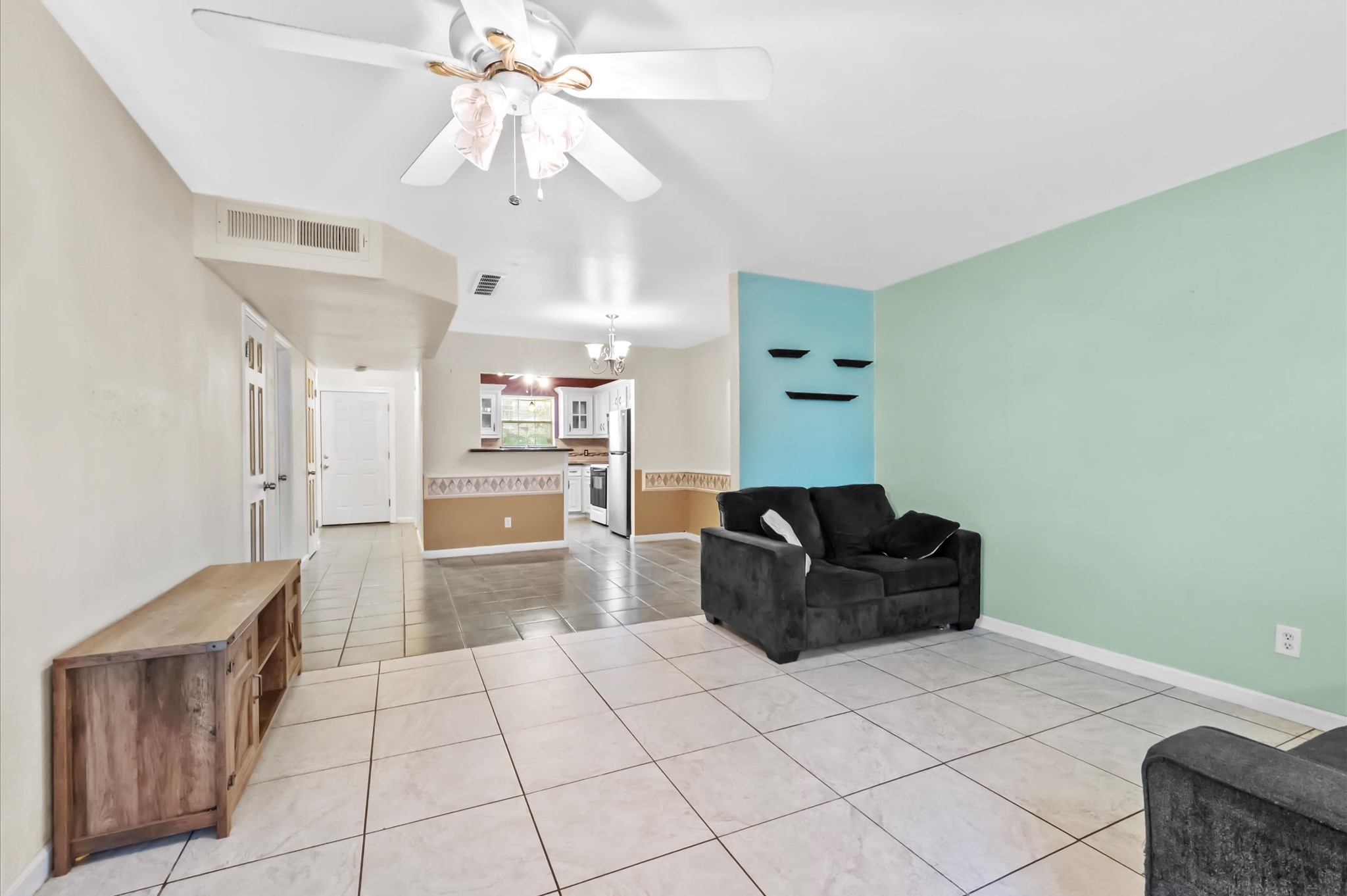1025 Willow Oaks Circle Property Photo 9