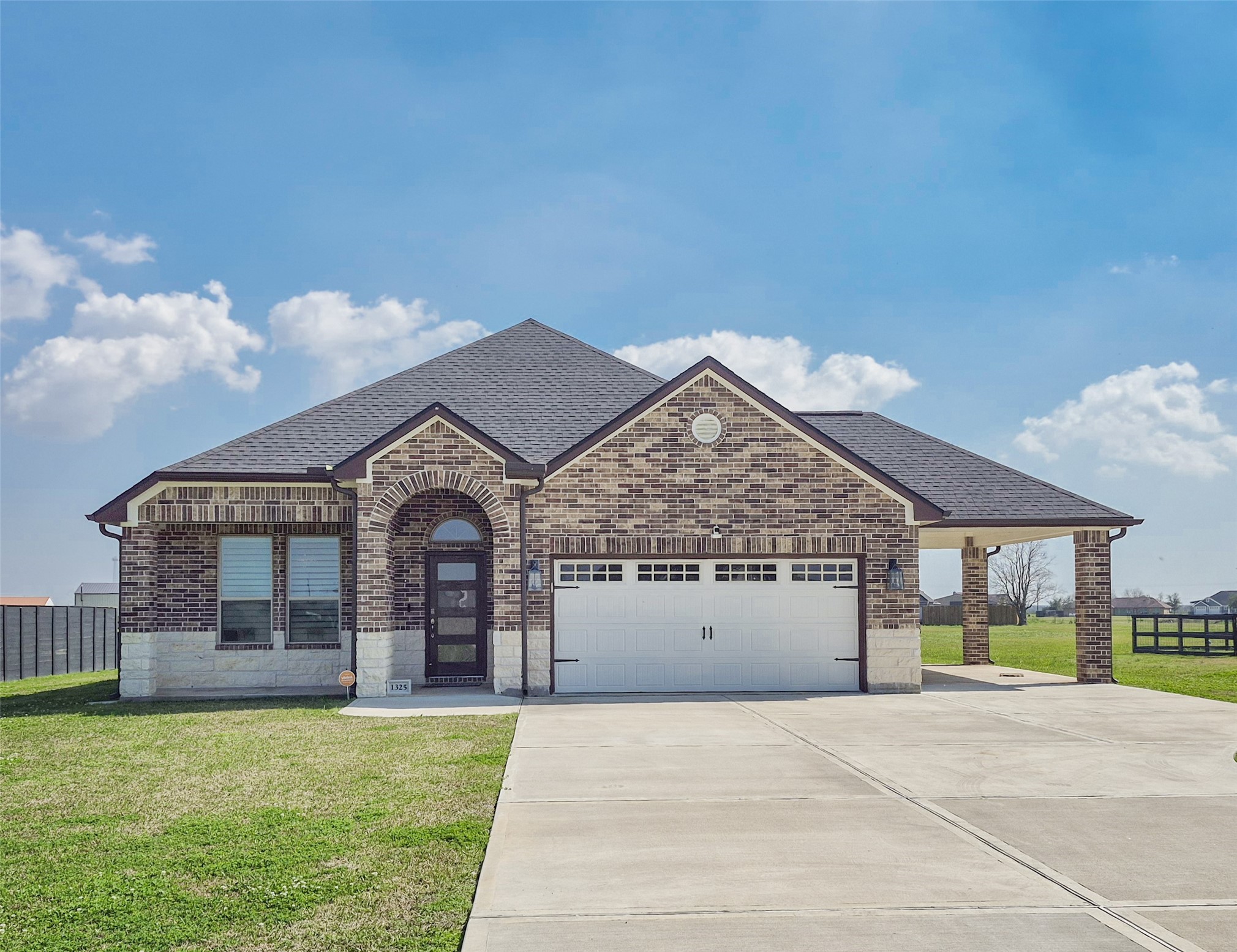 1325 Palomino Trail Property Photo 1