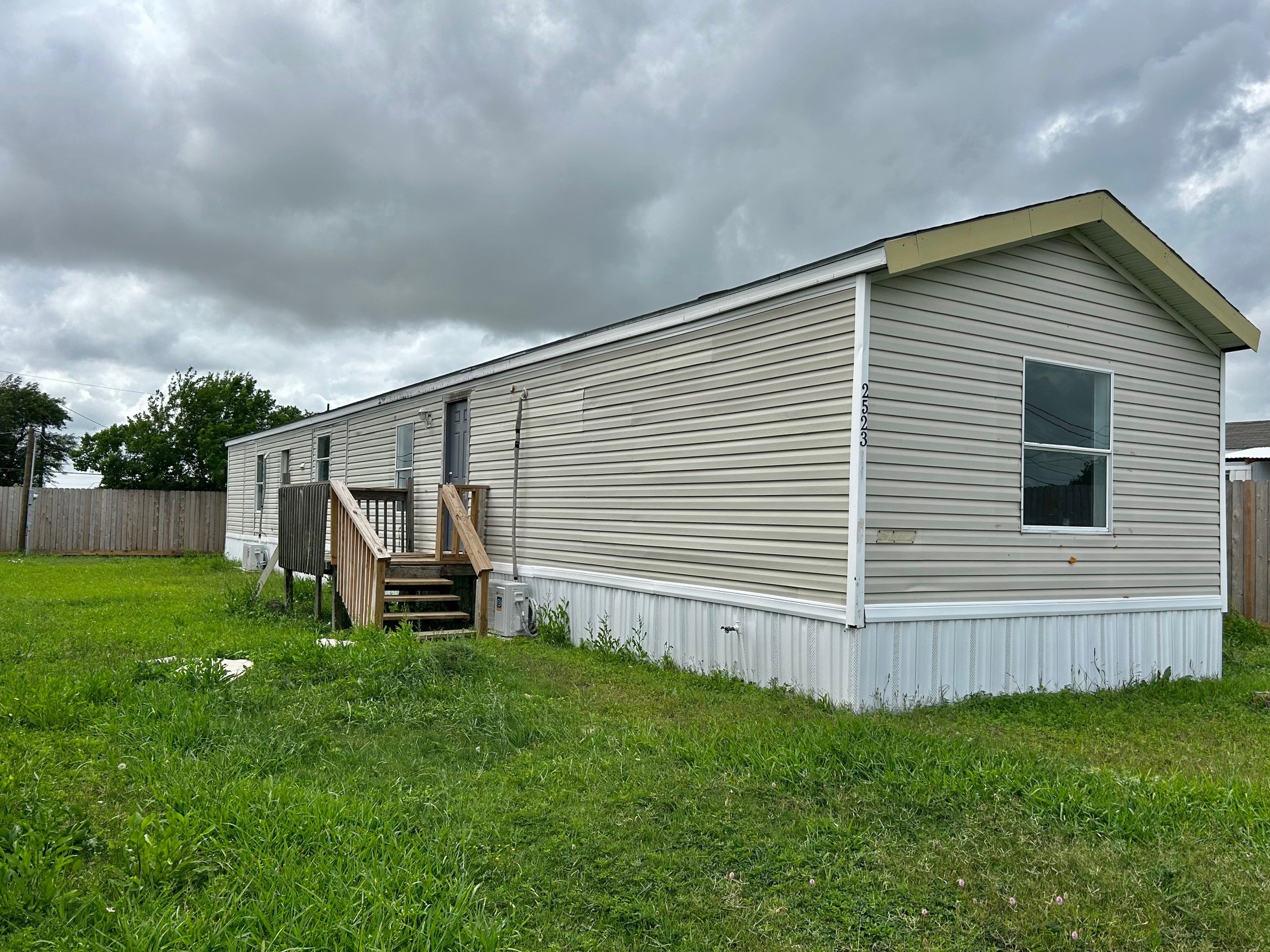 2523 Oyster Creek Bend Property Photo 1