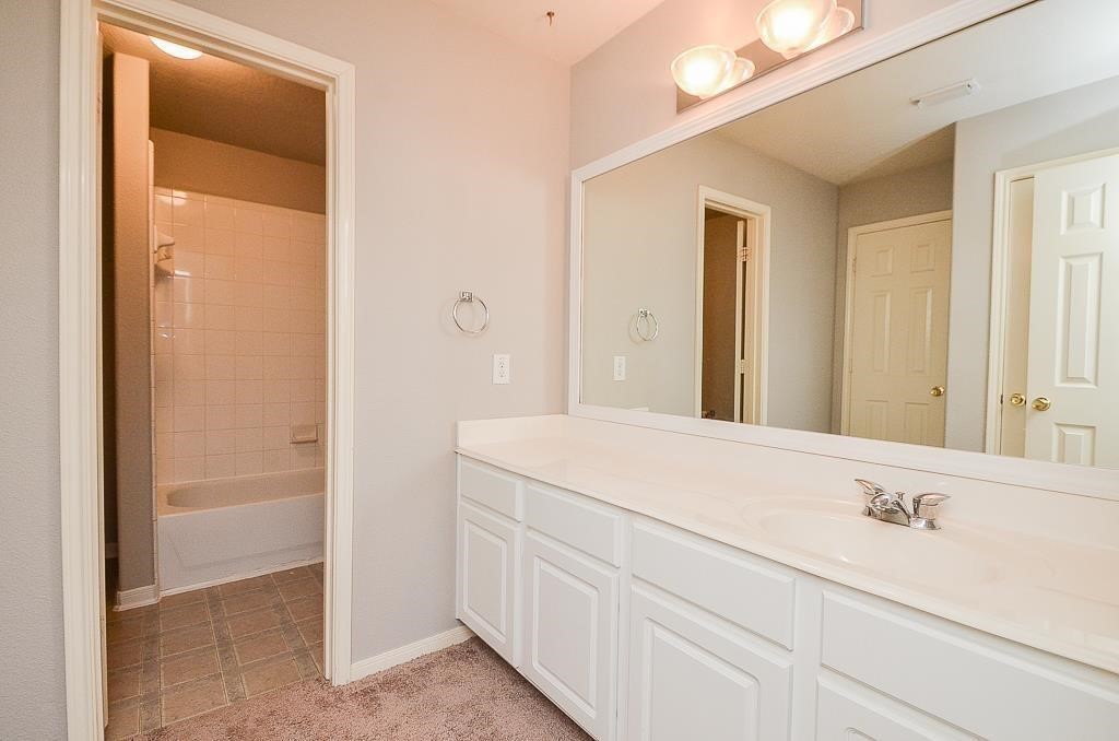 18334 Grove Brook Lane Property Photo 16