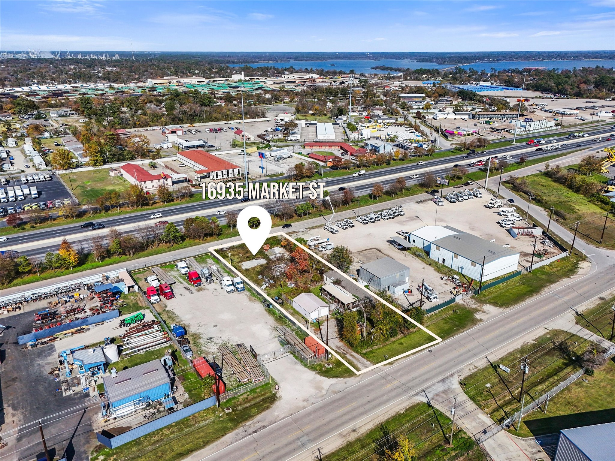 16935 Market Street Property Photo 2
