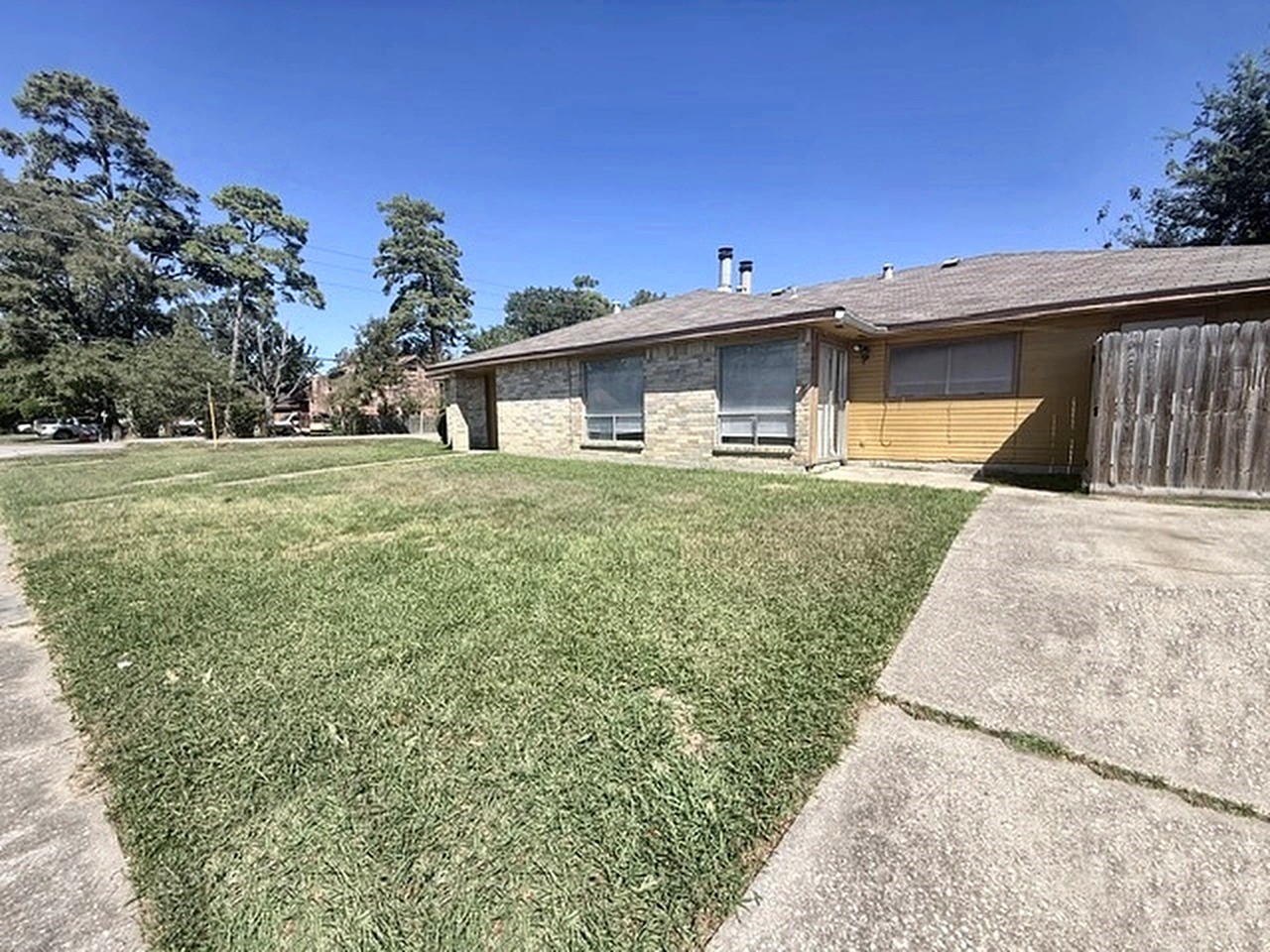3102 Hirschfield Road Property Photo 2