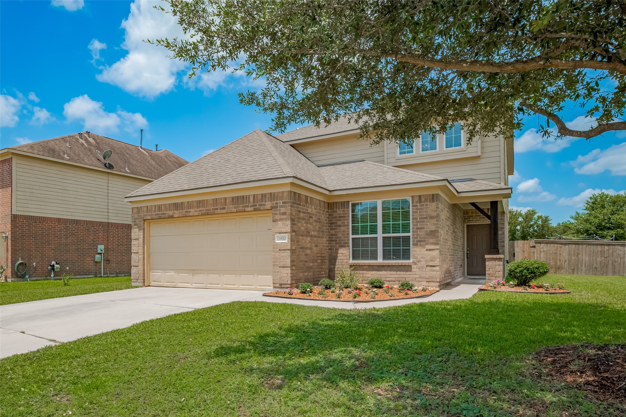 2810 Meadowbrook Lane Property Photo 1