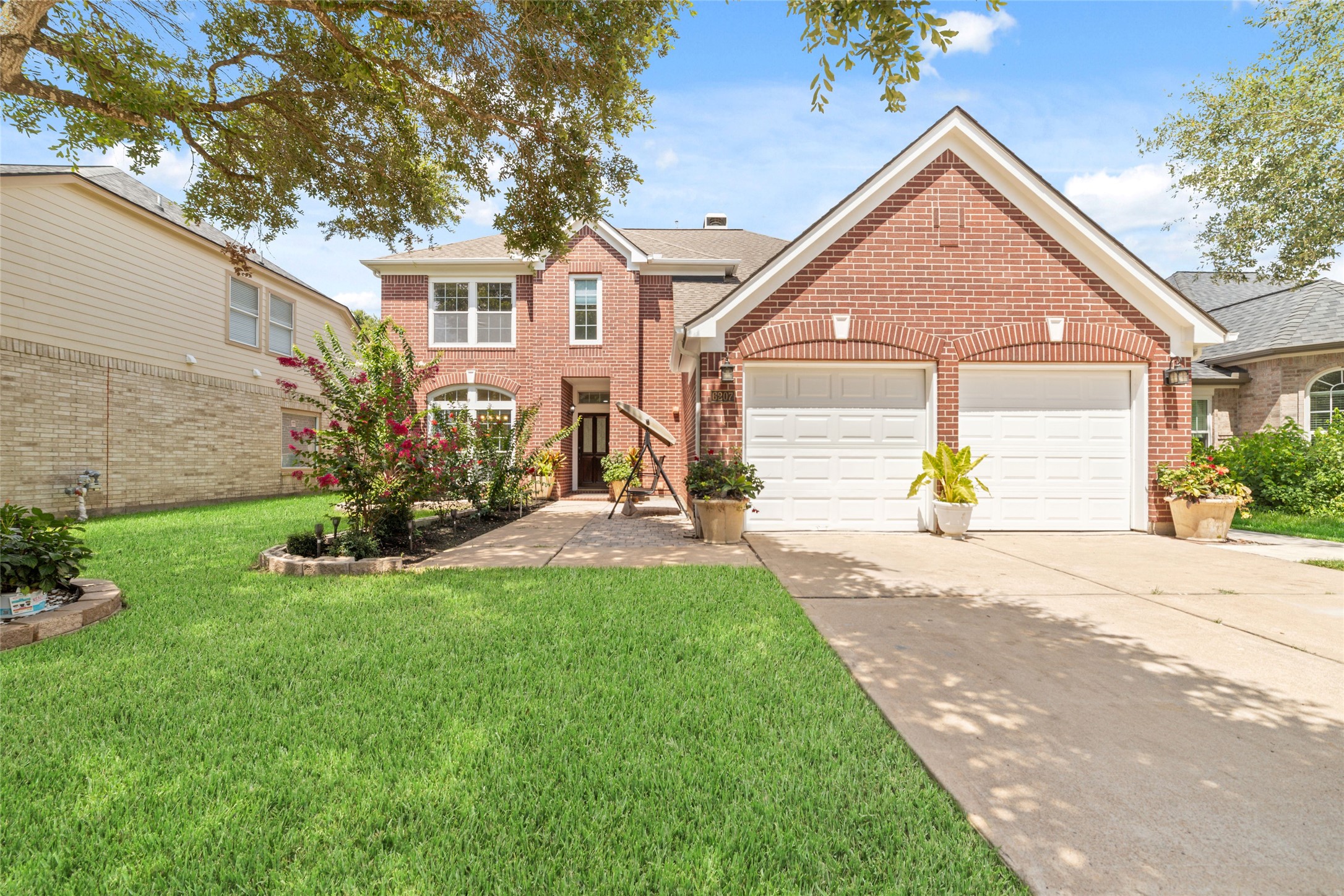 6207 Suncrest Court Property Photo 1