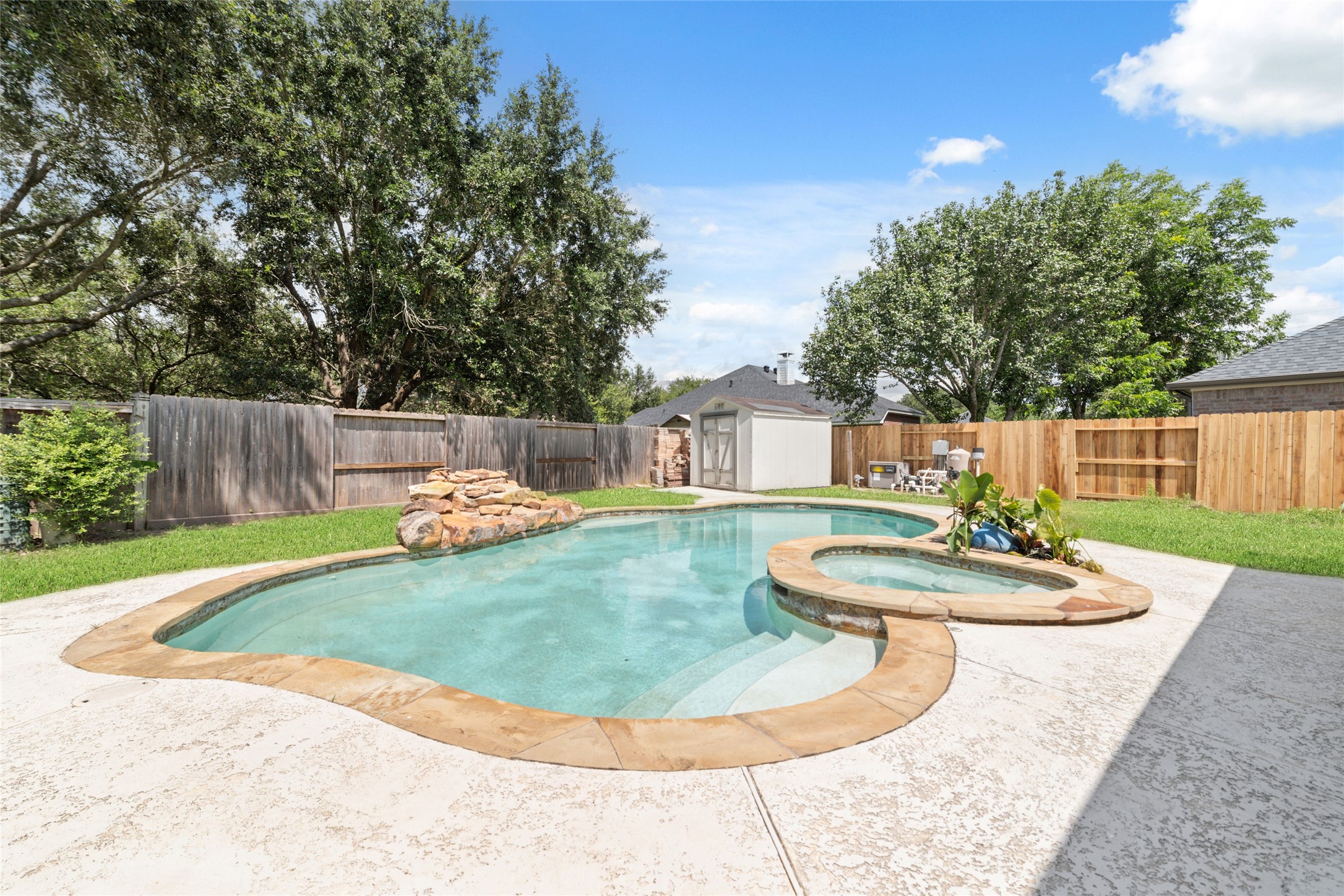 6207 Suncrest Court Property Photo 3