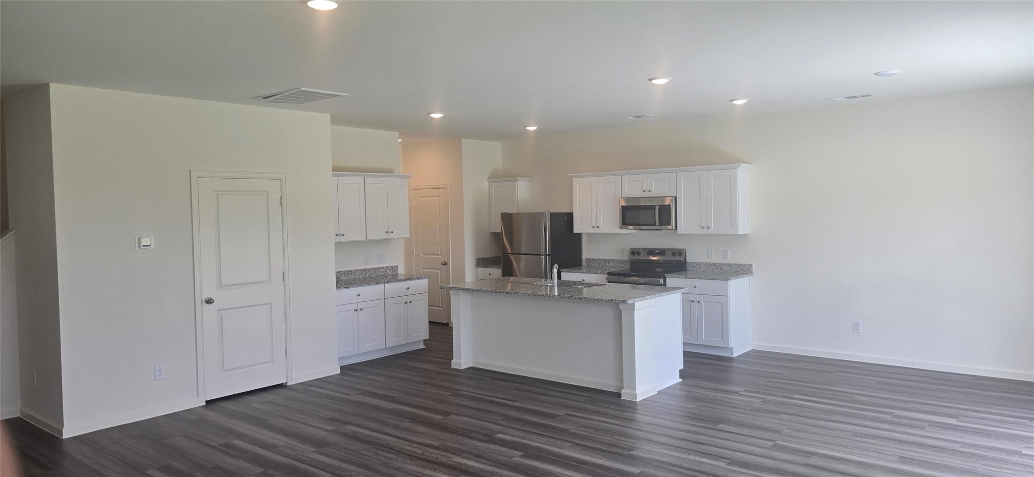 8819 Vacek Crossing Way Property Photo 2