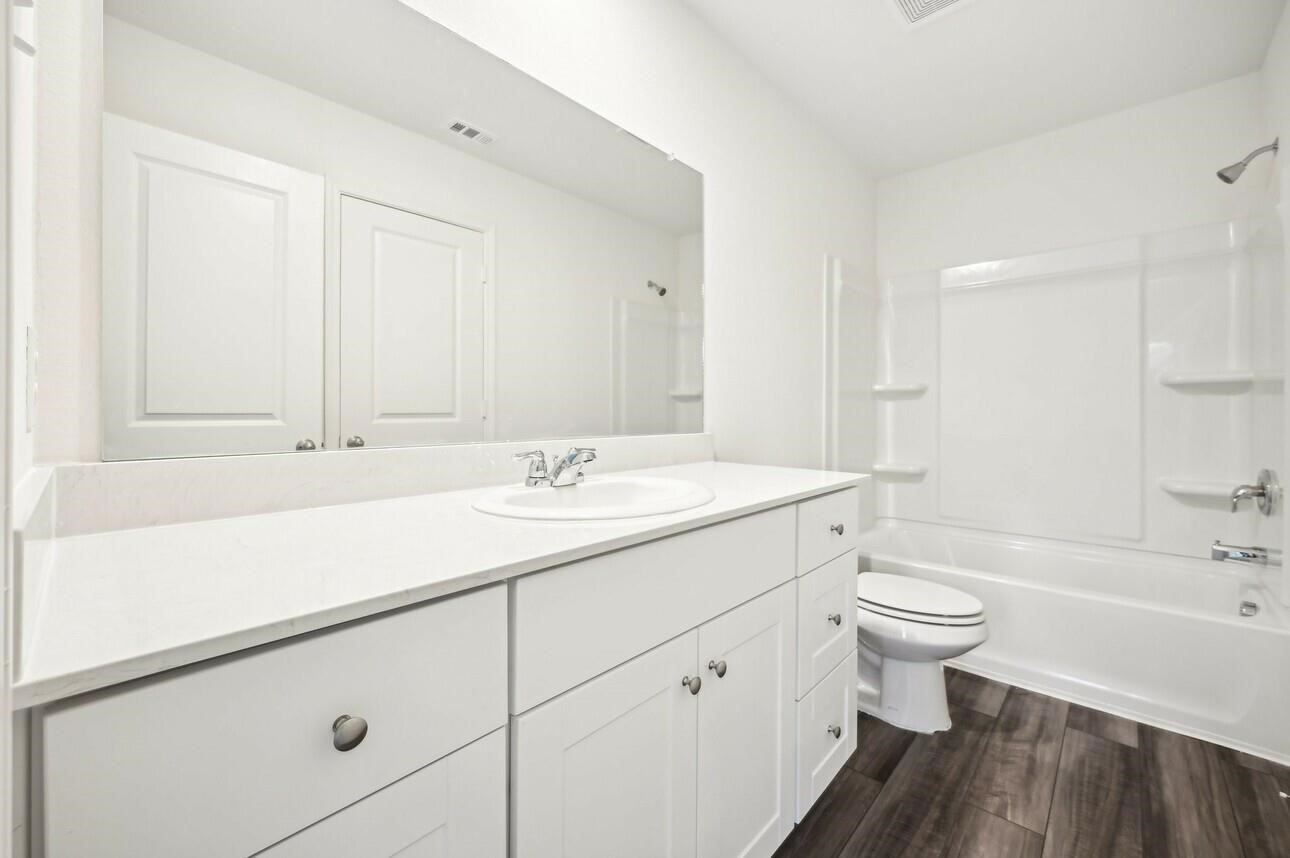 8819 Vacek Crossing Way Property Photo 8
