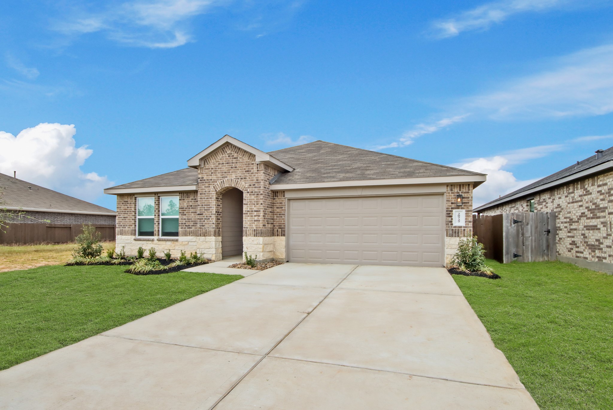 20727 Central Concave Drive Property Photo 3