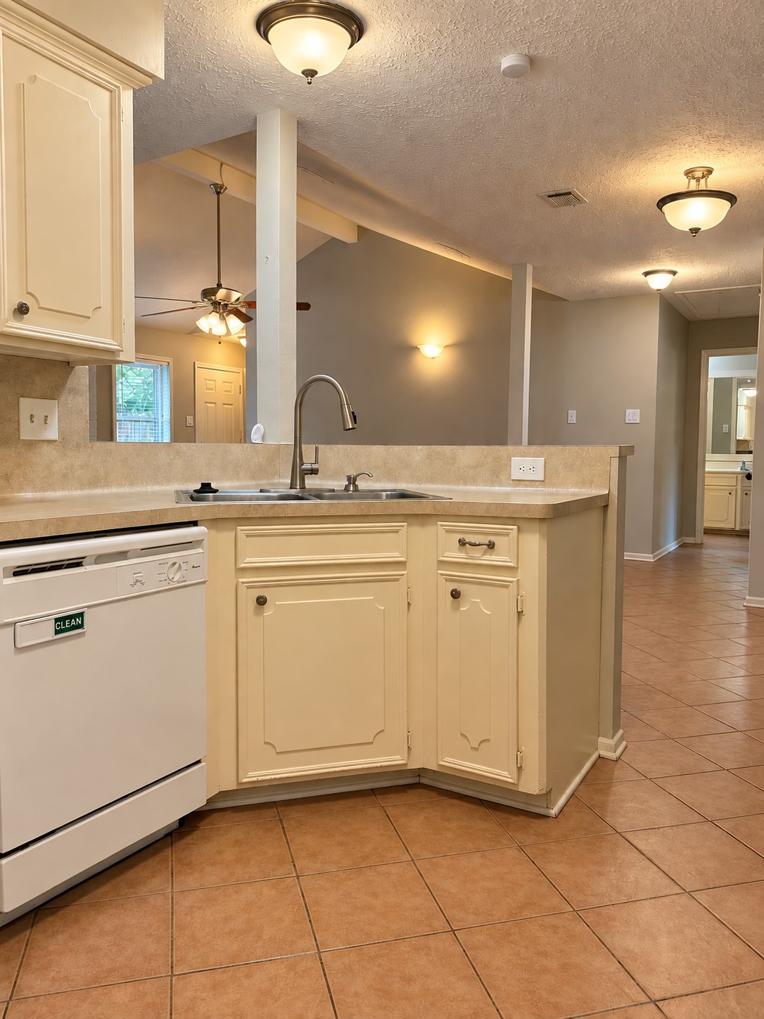 26415 Pine Canyon Drive Property Photo 4