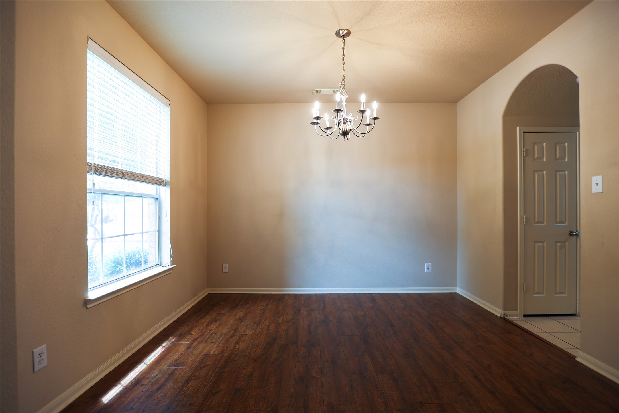 5102 Heatherdawn Ct Property Photo 5