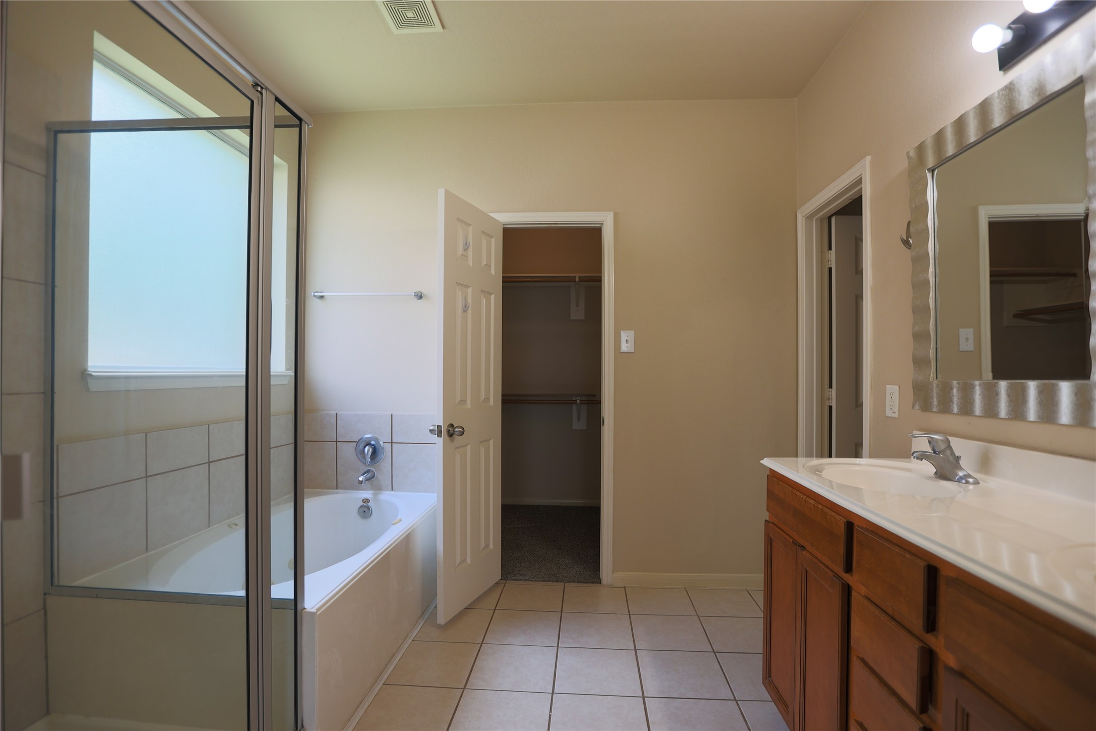 5102 Heatherdawn Ct Property Photo 17