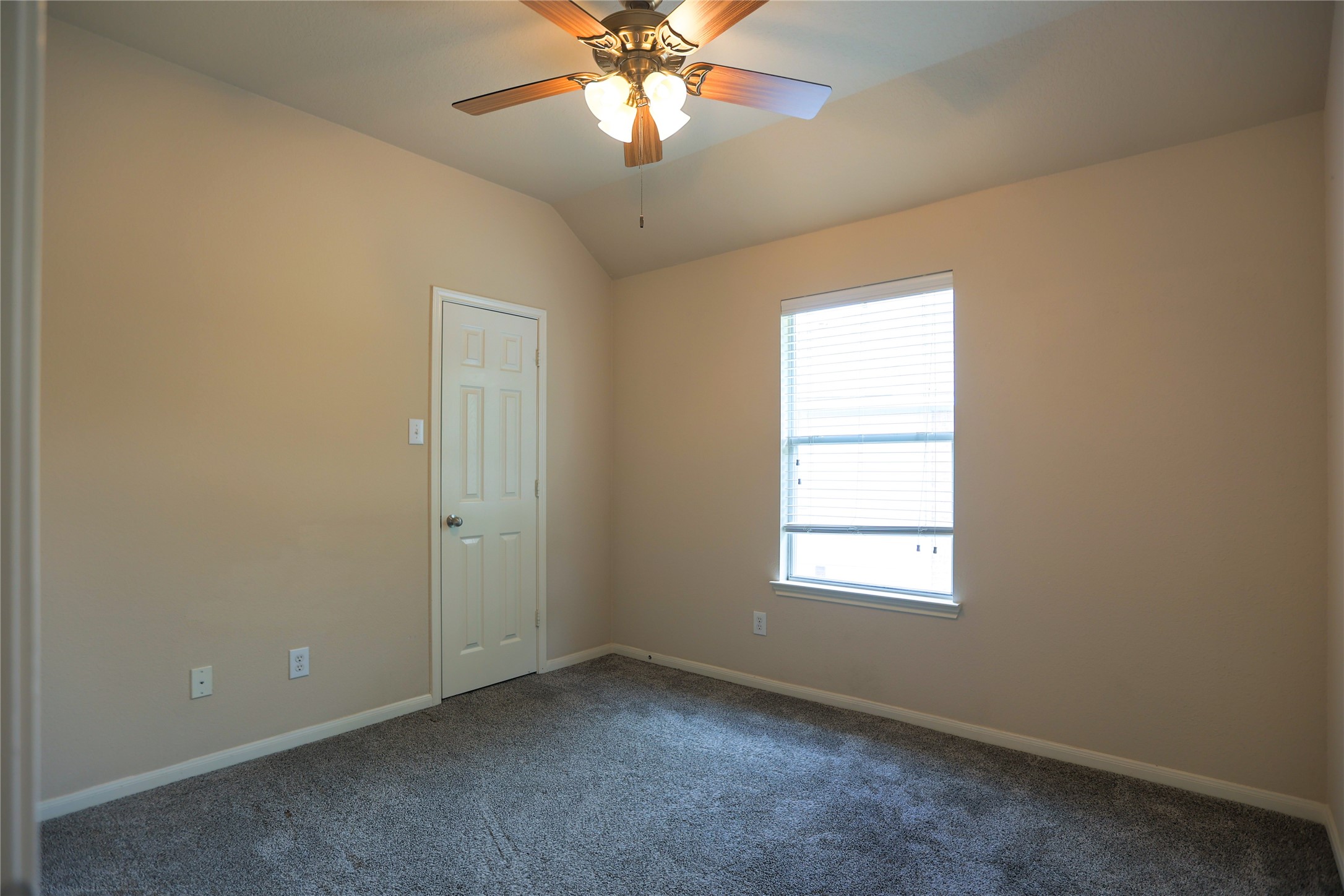 5102 Heatherdawn Ct Property Photo 23