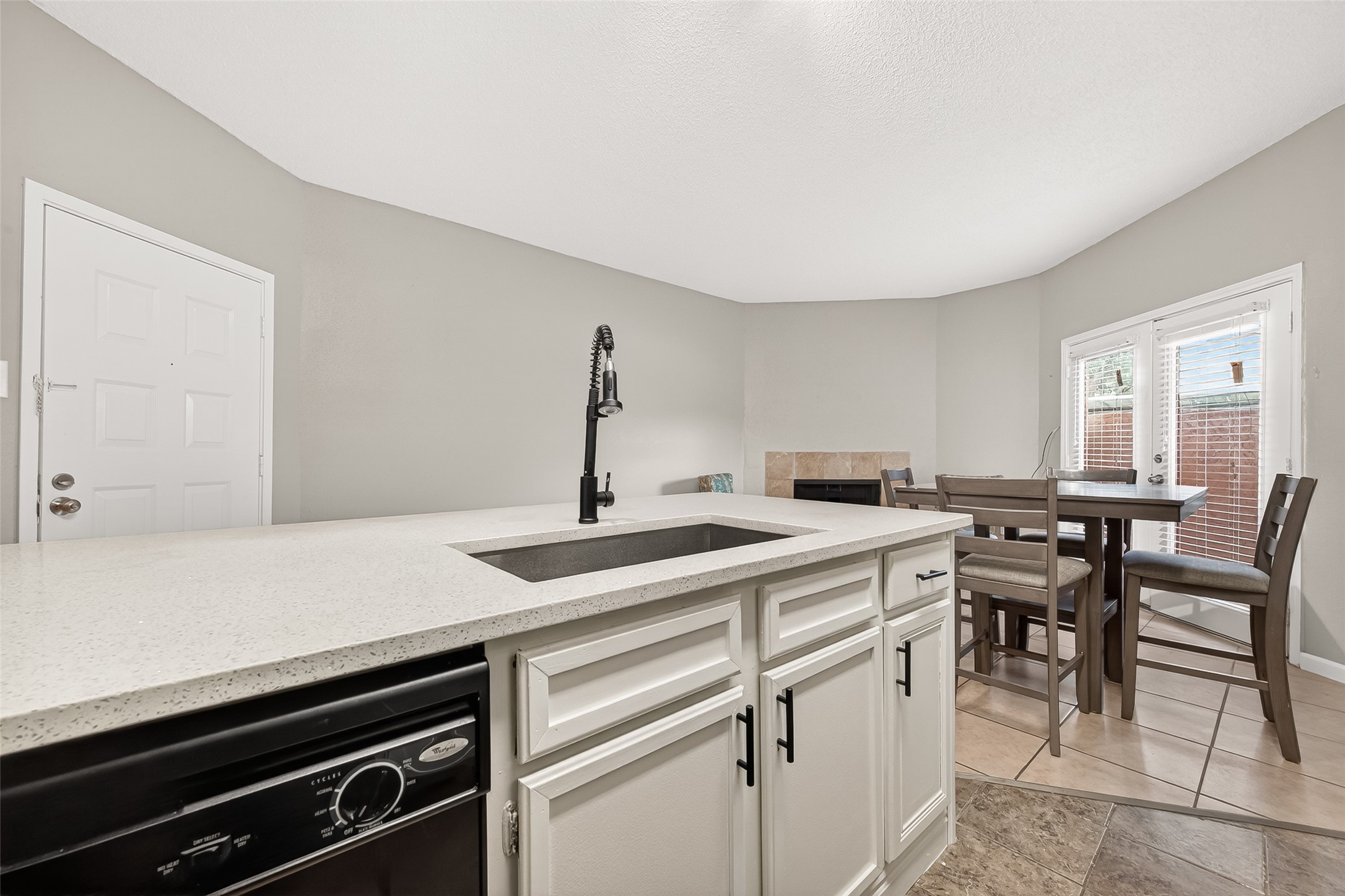 10855 Meadowglen Lane 608 Property Photo 6