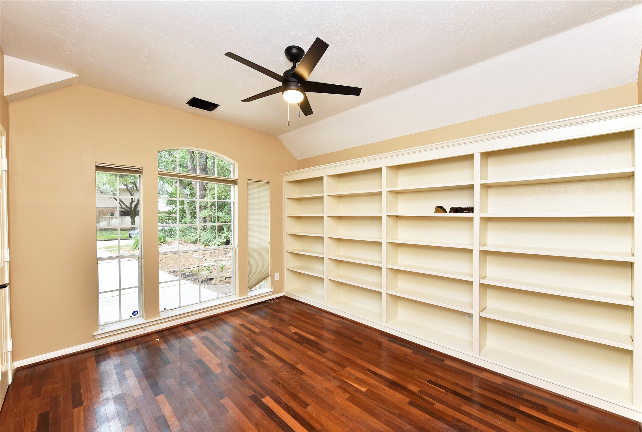 7602 Melody Circle Property Photo 4