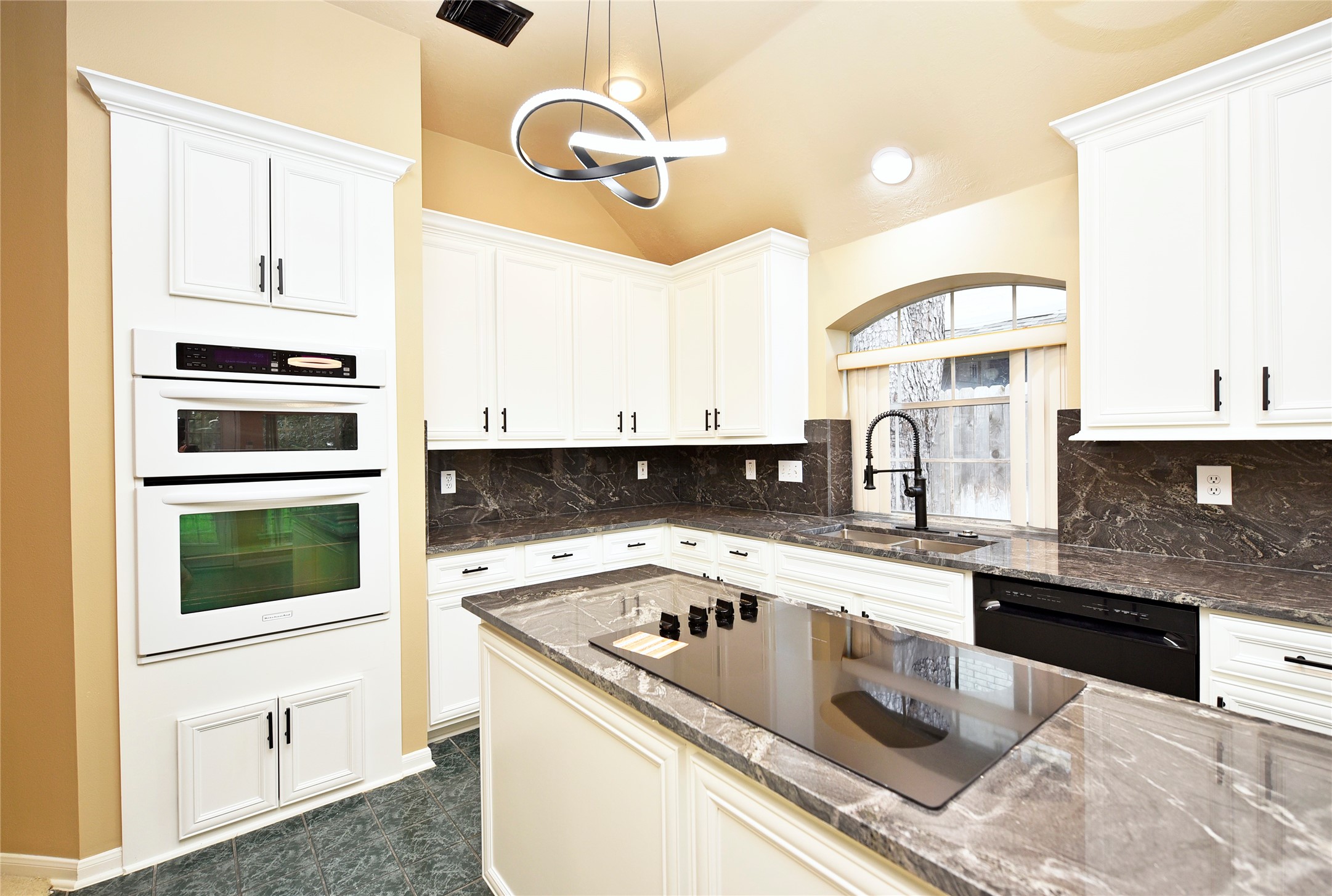 7602 Melody Circle Property Photo 9