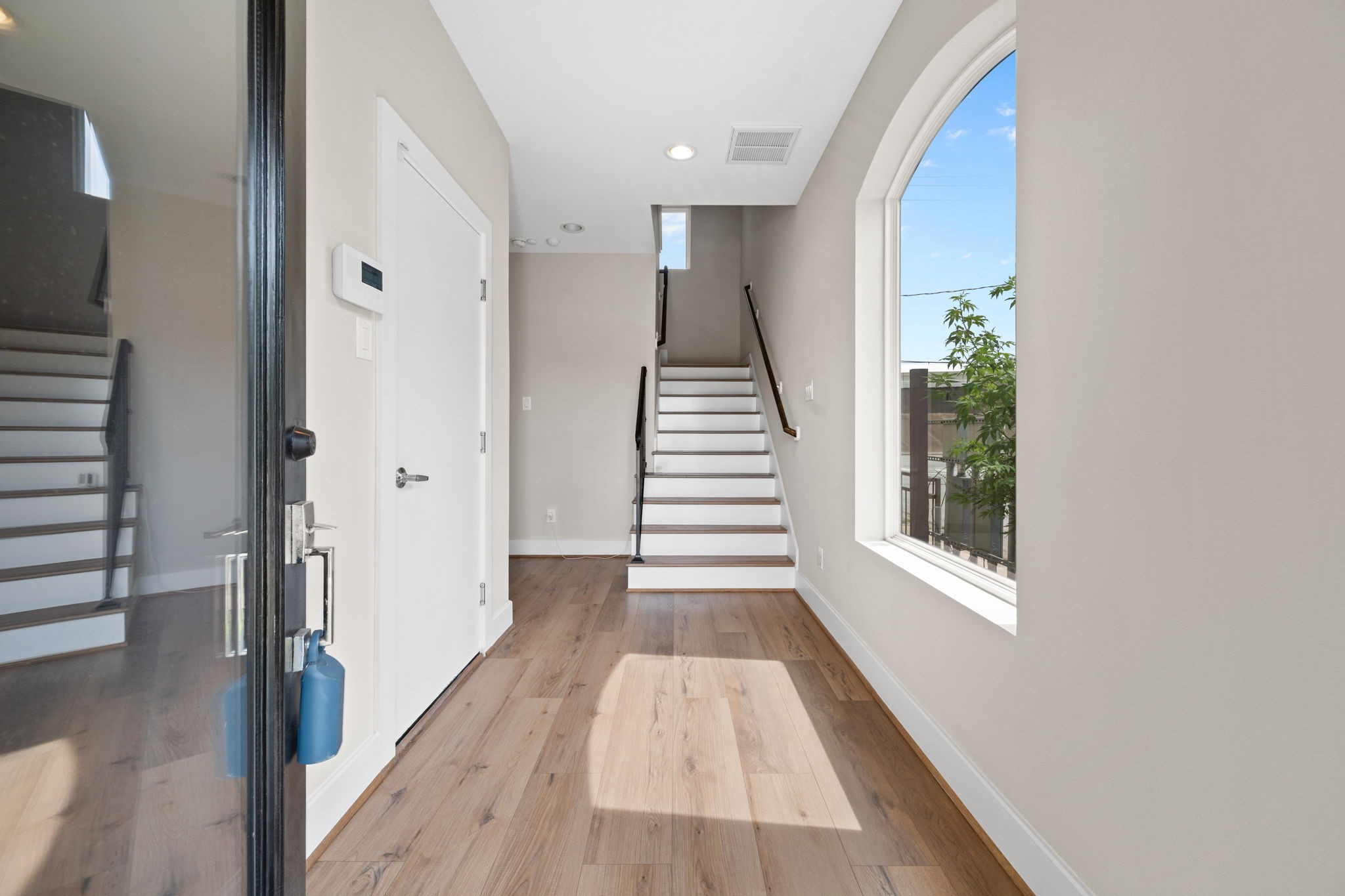 765 Grove Street Property Photo 4