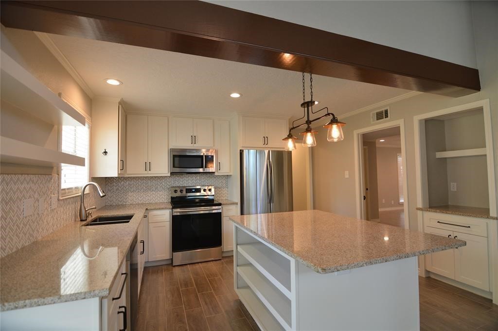 19118 Challe Circle W Property Photo 2