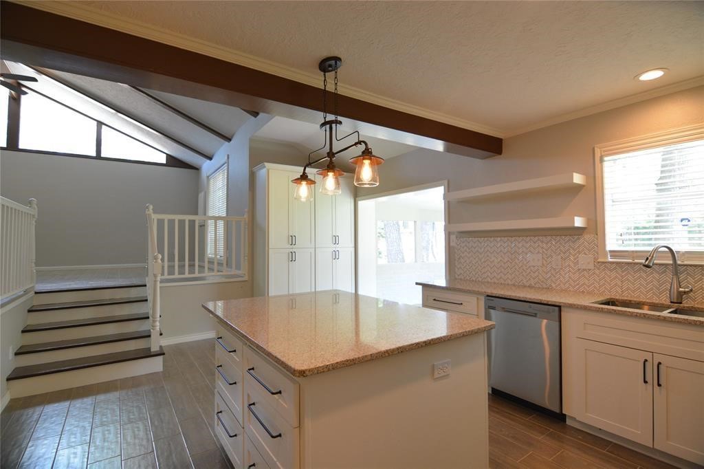19118 Challe Circle W Property Photo 4