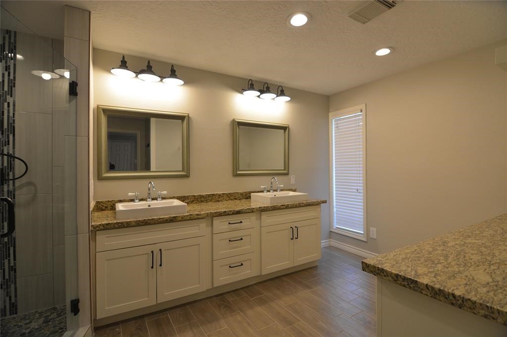 19118 Challe Circle W Property Photo 12