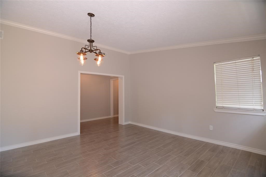 19118 Challe Circle W Property Photo 14