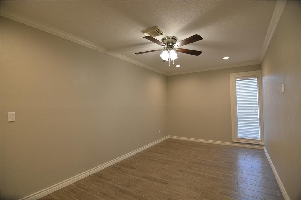 19118 Challe Circle W Property Photo 16
