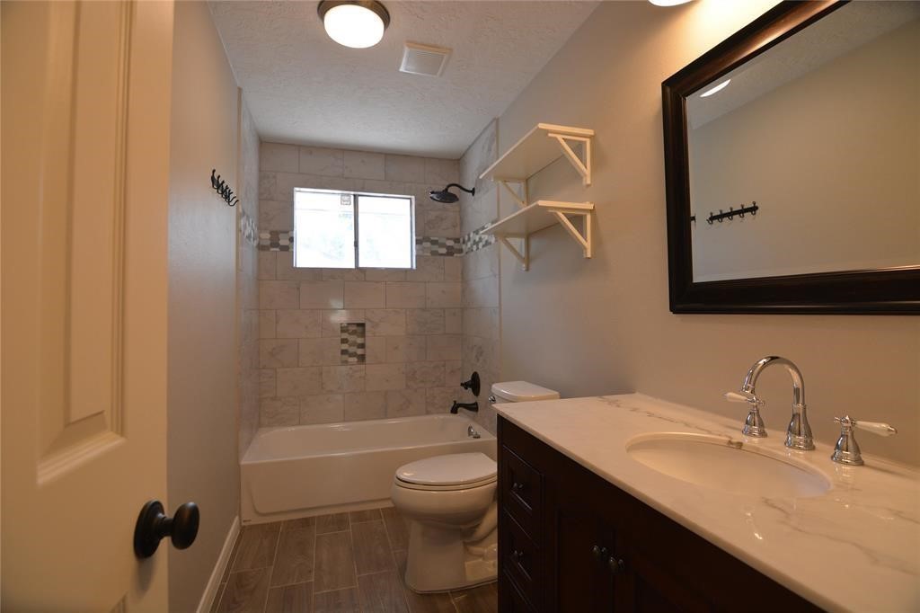 19118 Challe Circle W Property Photo 19