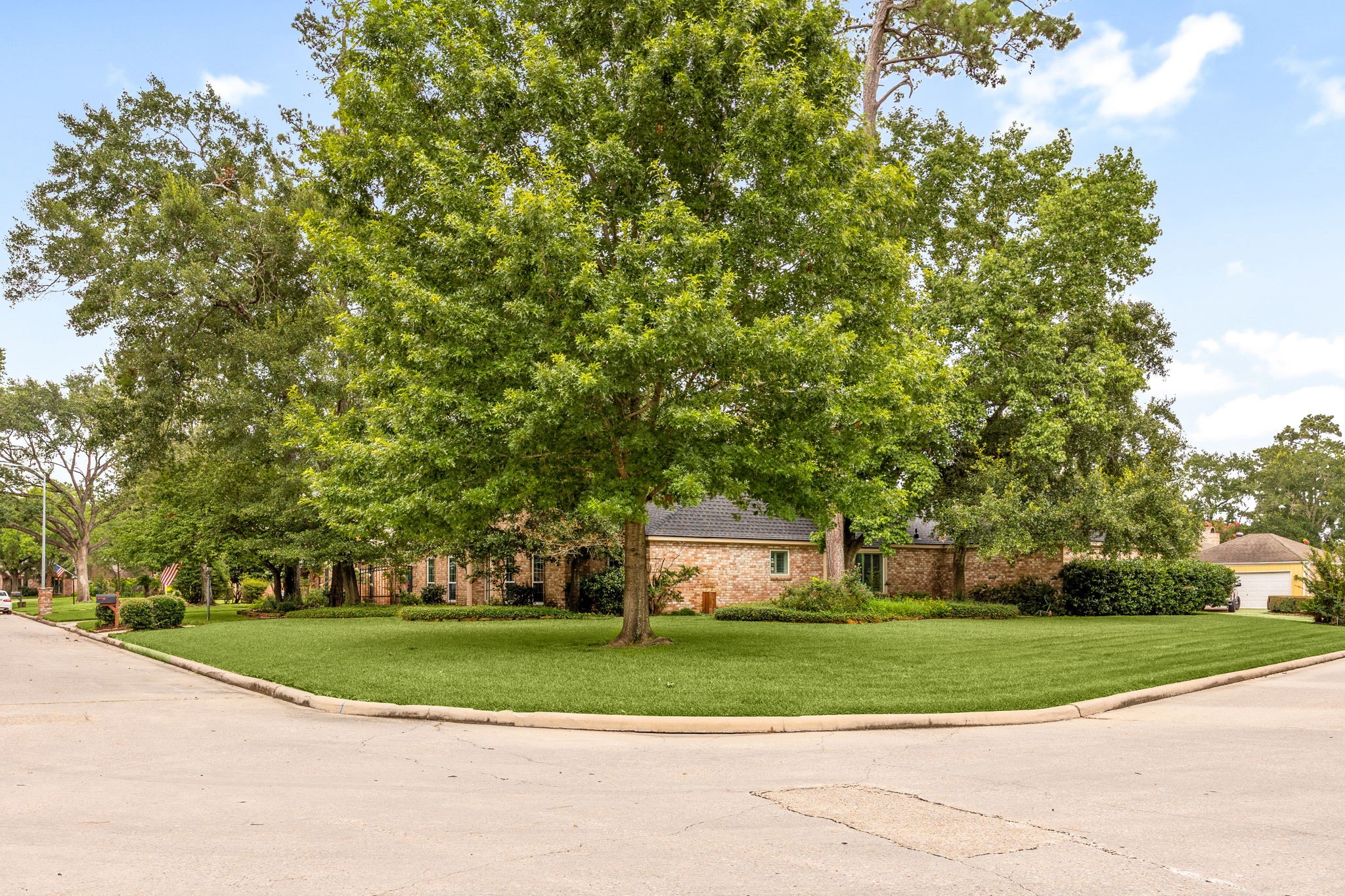 6623 Ampton Drive Property Photo 6