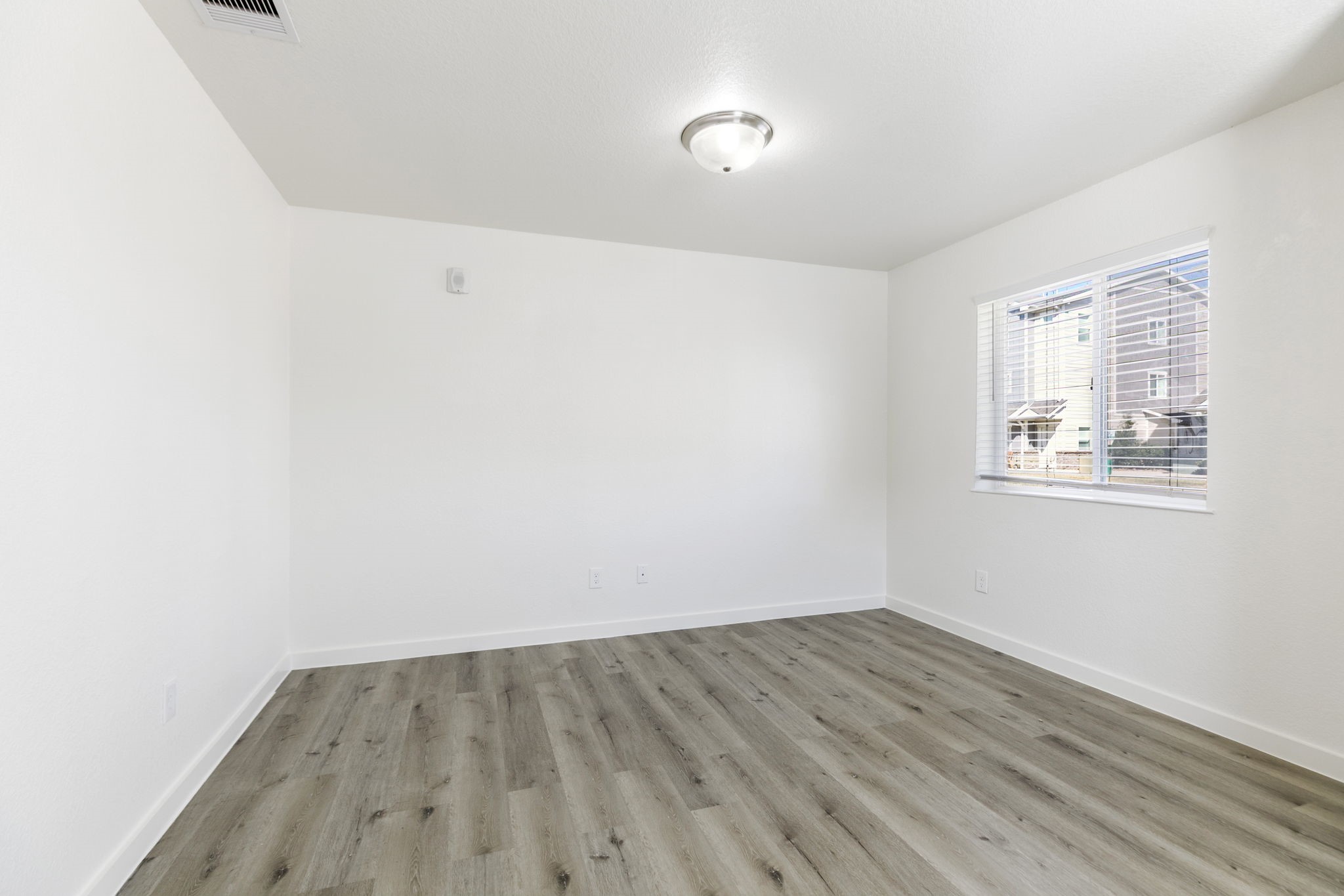 21155 Gosling Road 11c Property Photo 6