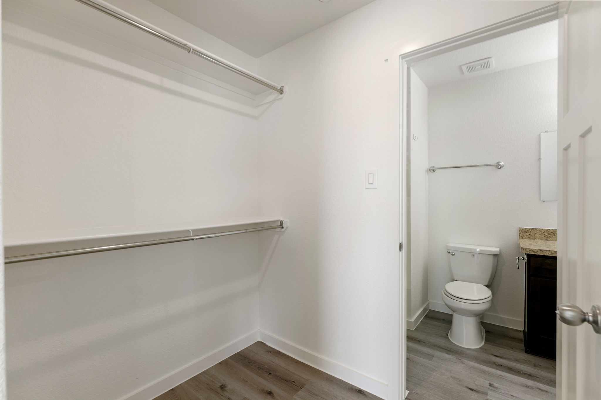 21155 Gosling Road 11c Property Photo 19