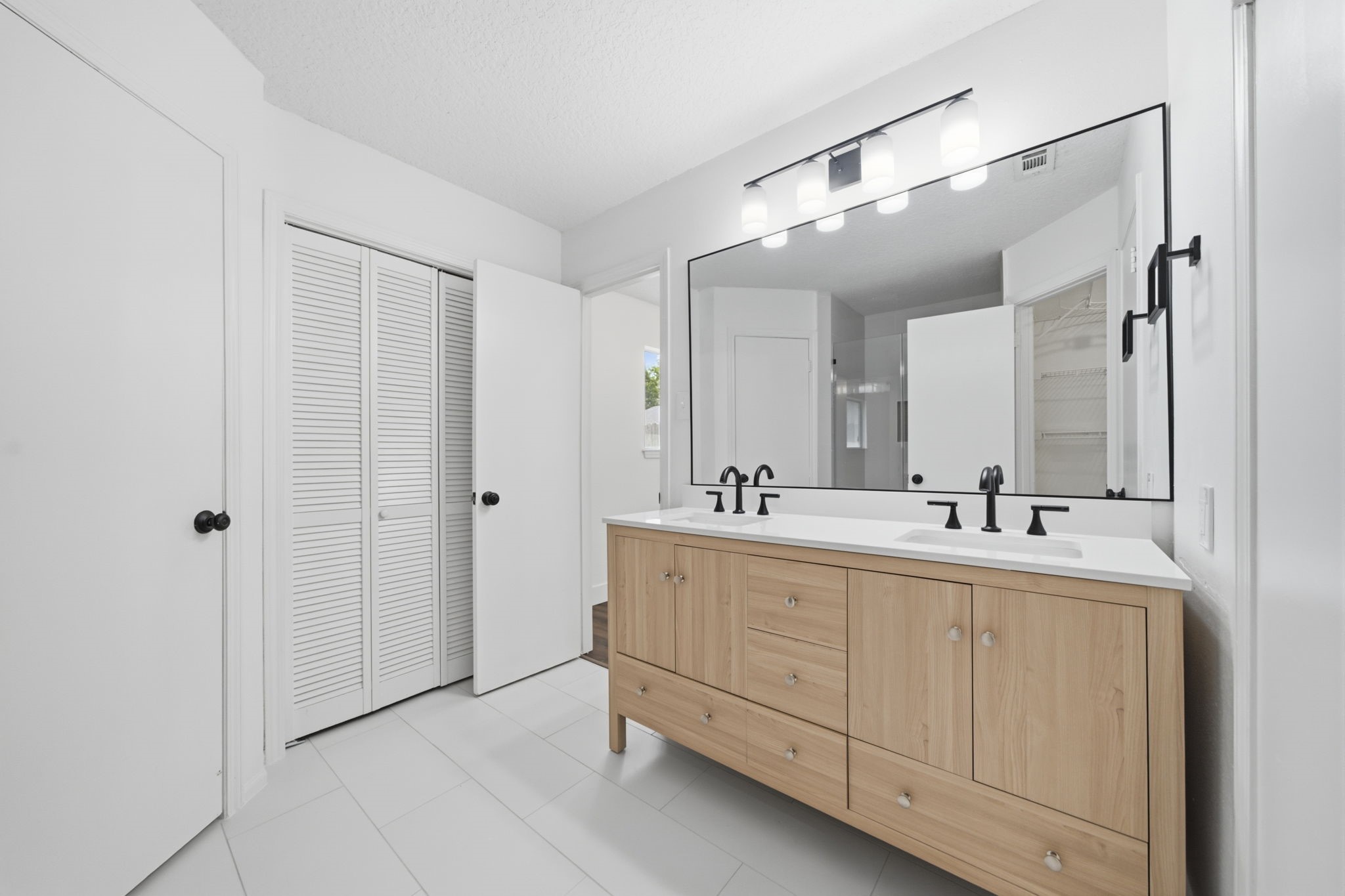 5820 Guadalupe Drive Property Photo 16