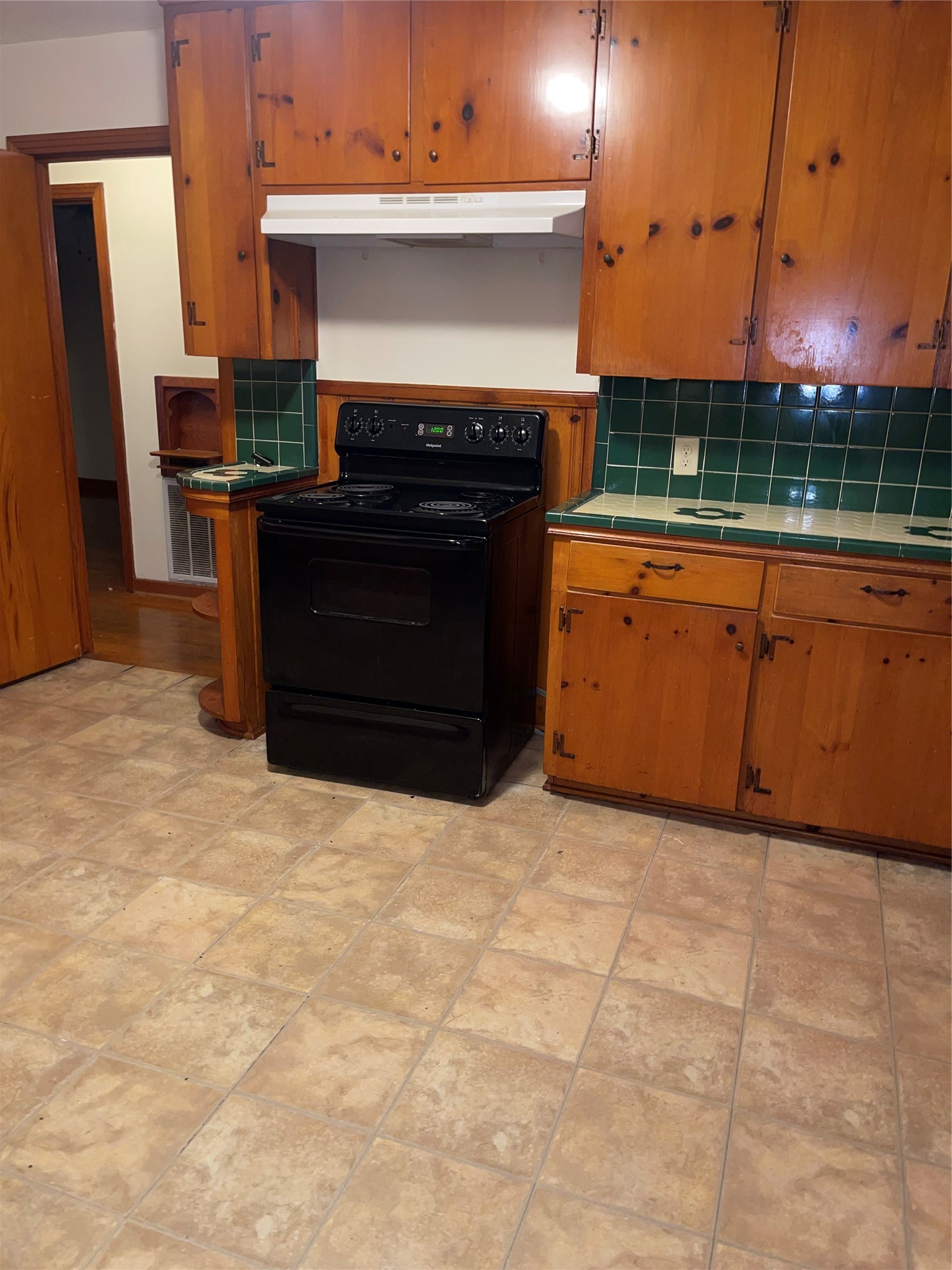 2114 Evergreen Lane Property Photo 8