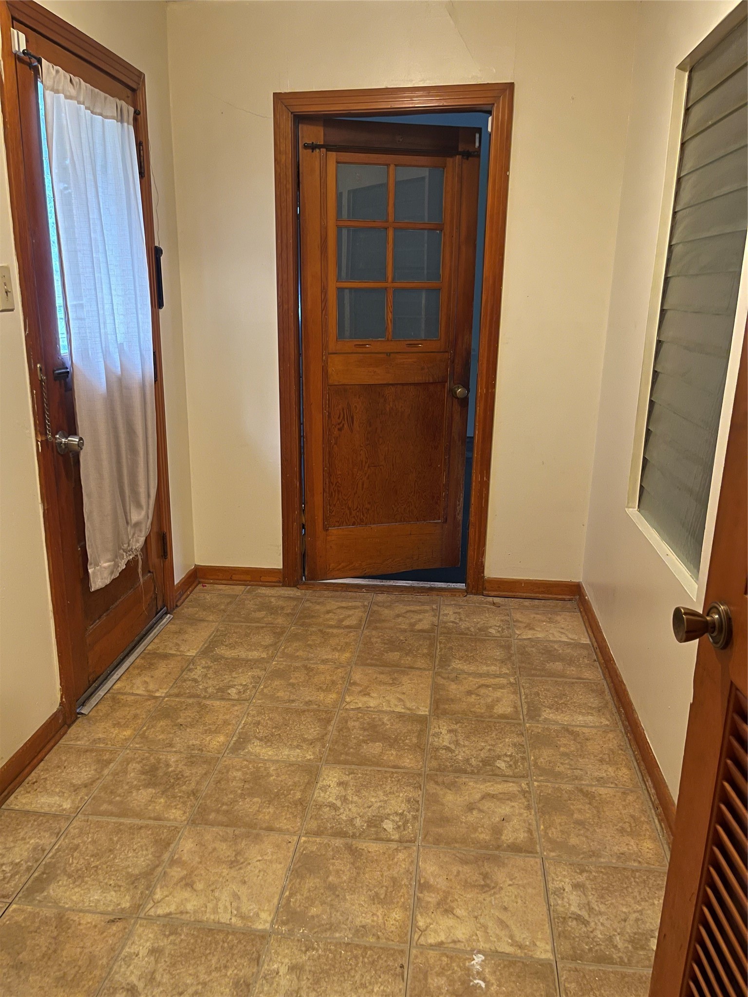 2114 Evergreen Lane Property Photo 13
