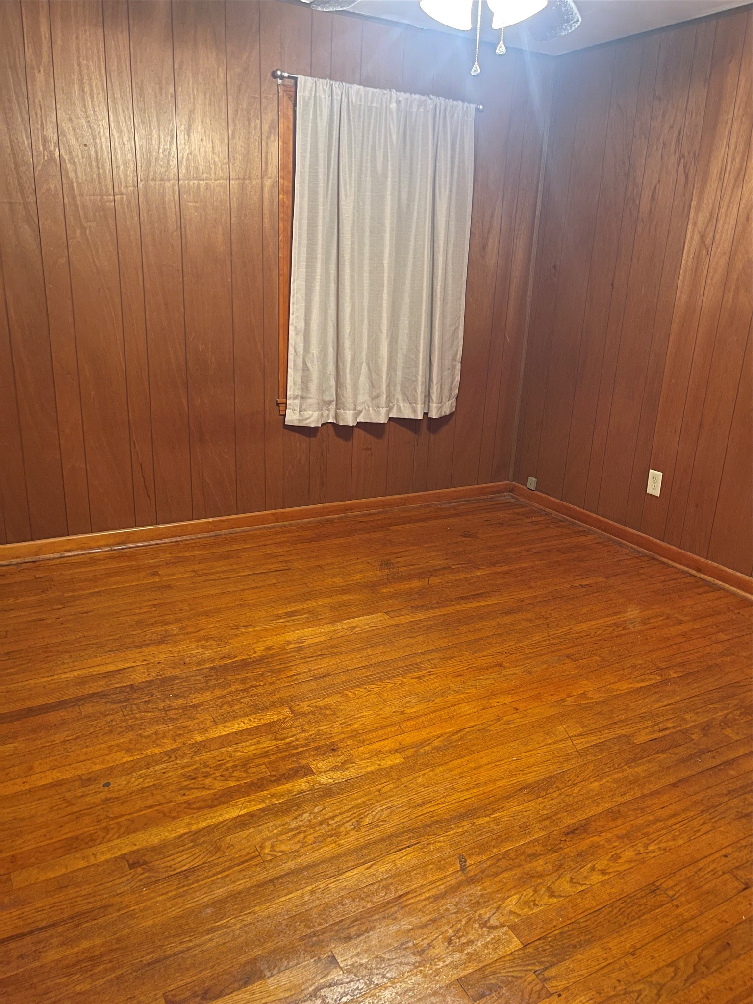 2114 Evergreen Lane Property Photo 14