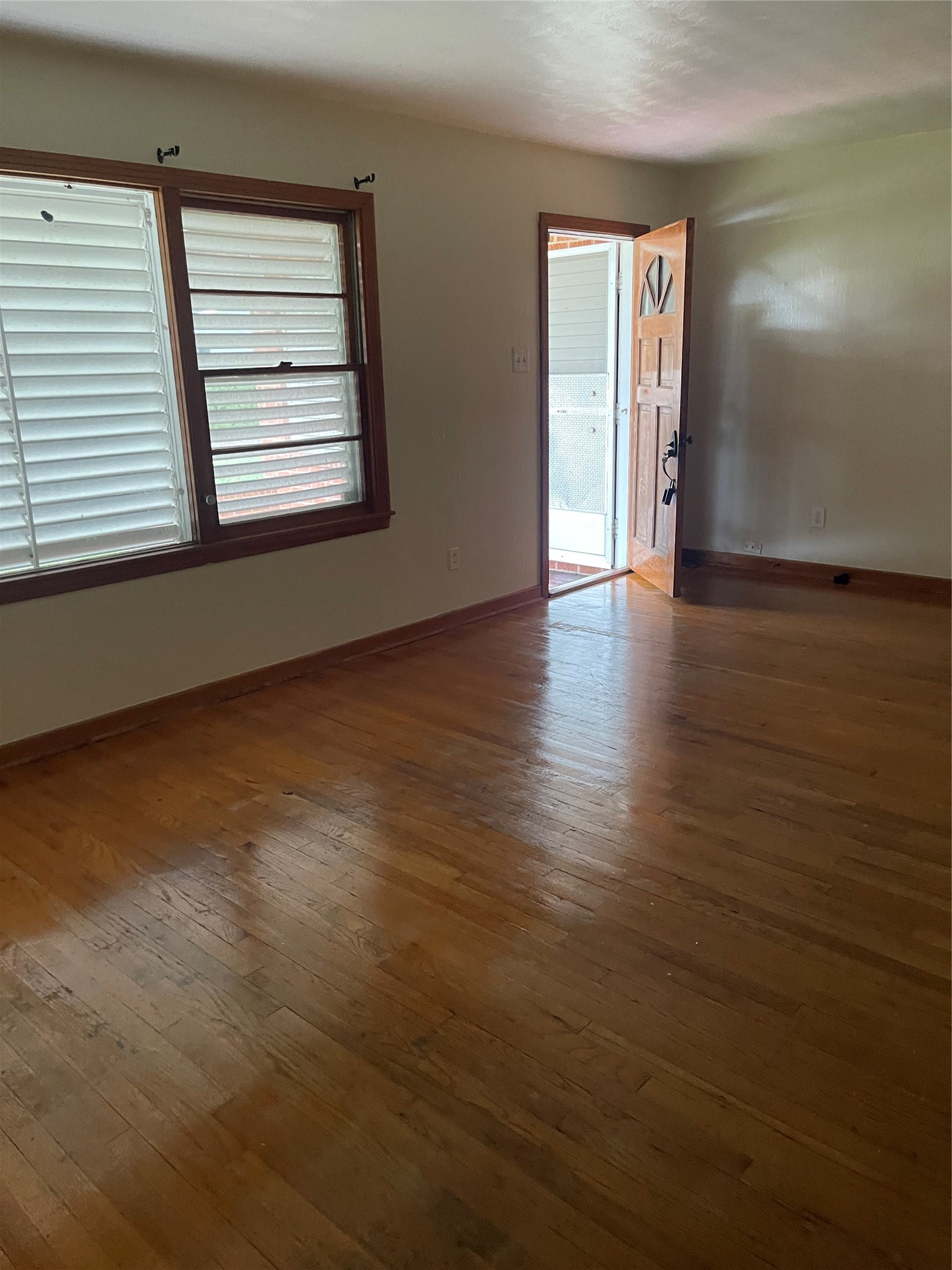 2114 Evergreen Lane Property Photo 15