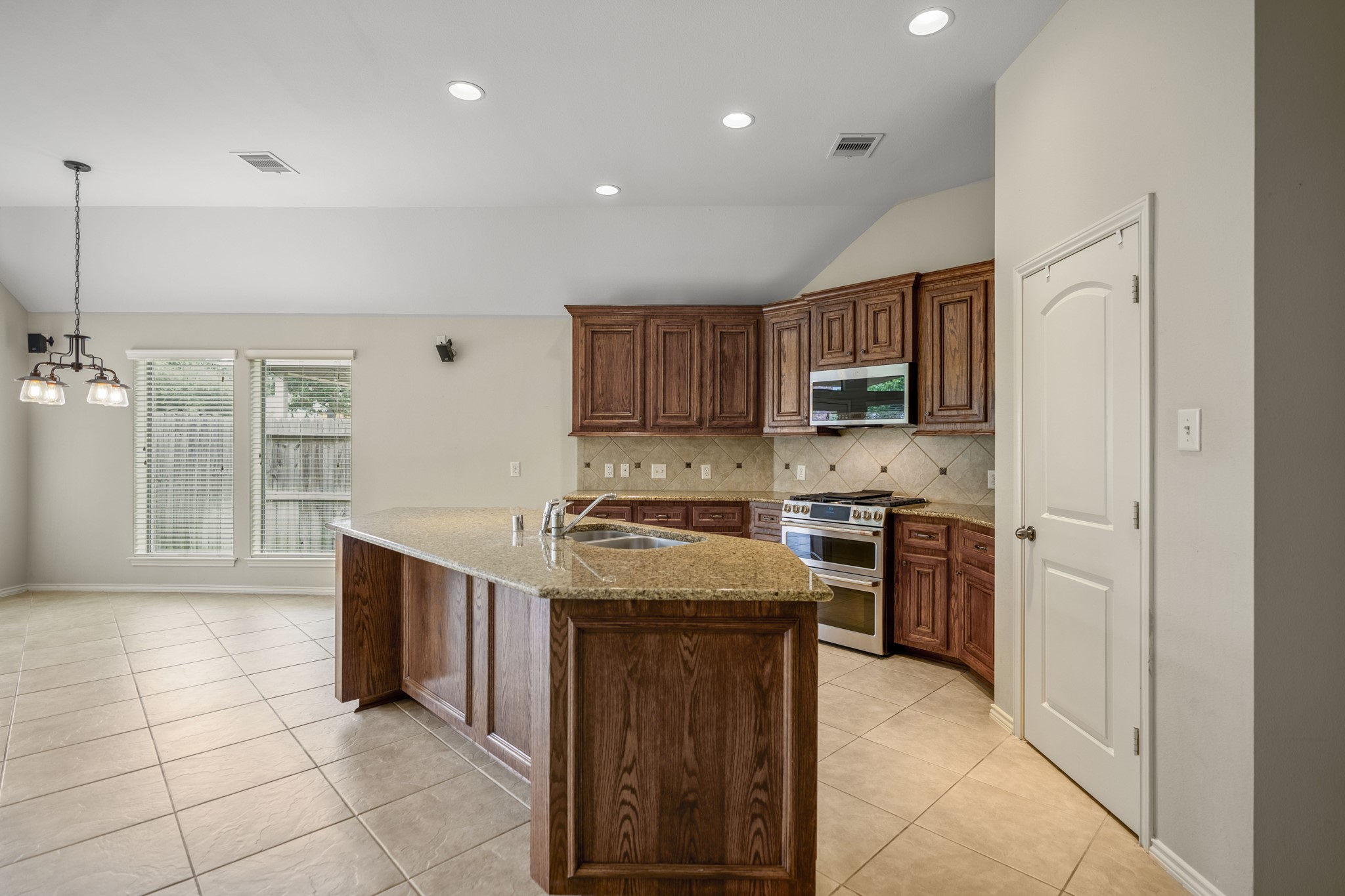 14906 Whispy Green Court Property Photo 8