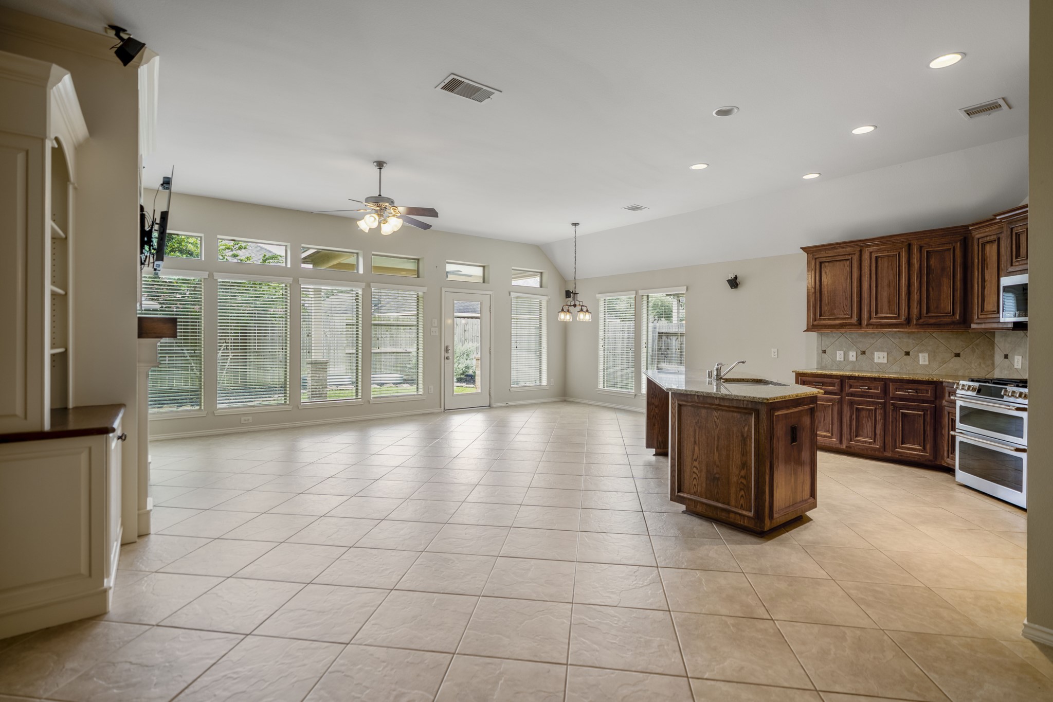 14906 Whispy Green Court Property Photo 9