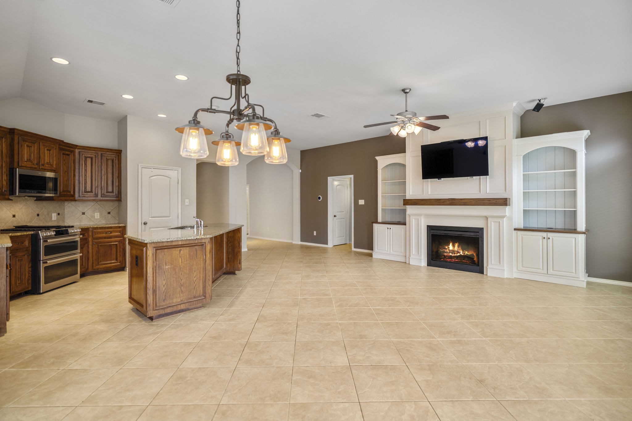14906 Whispy Green Court Property Photo 10