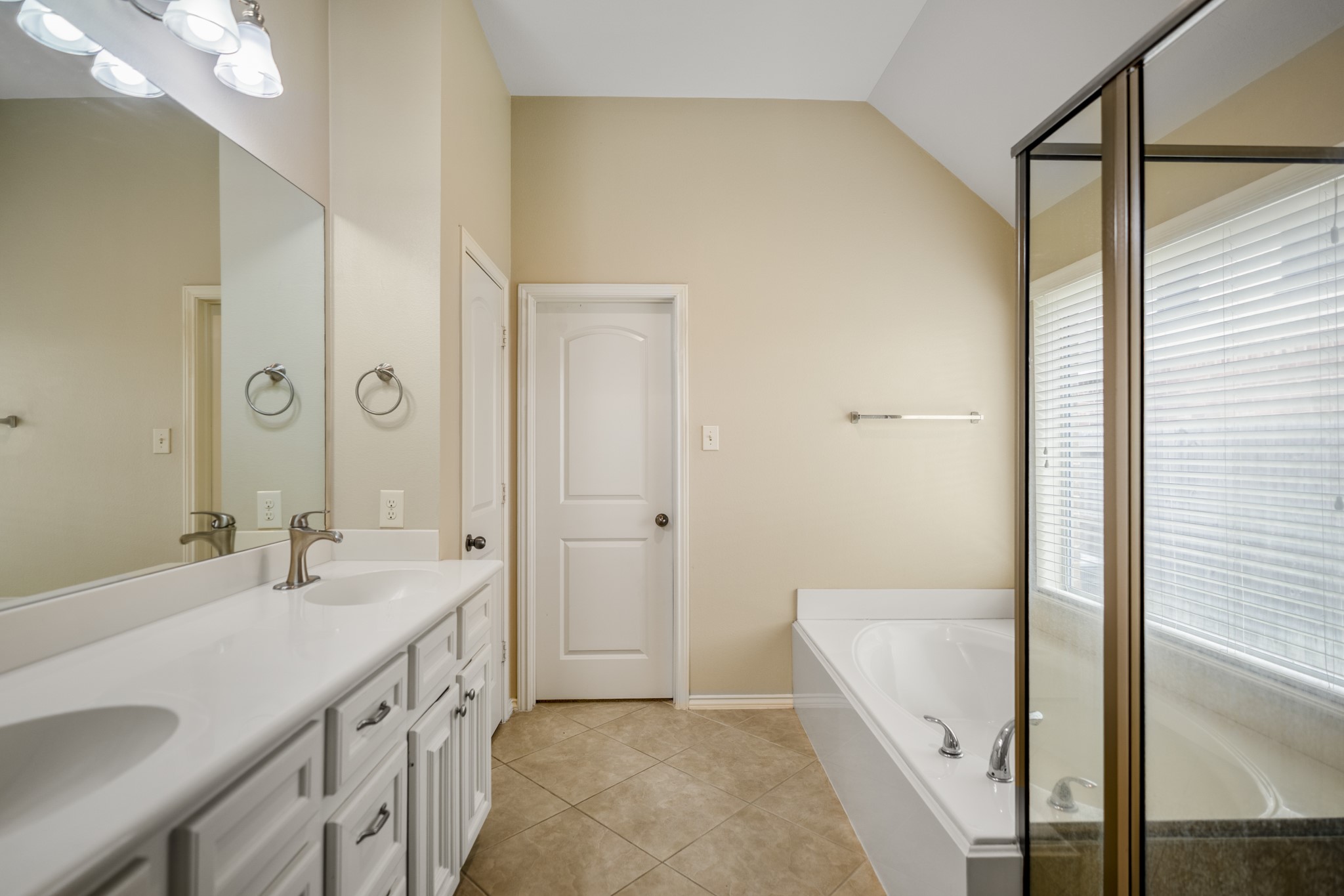 14906 Whispy Green Court Property Photo 24