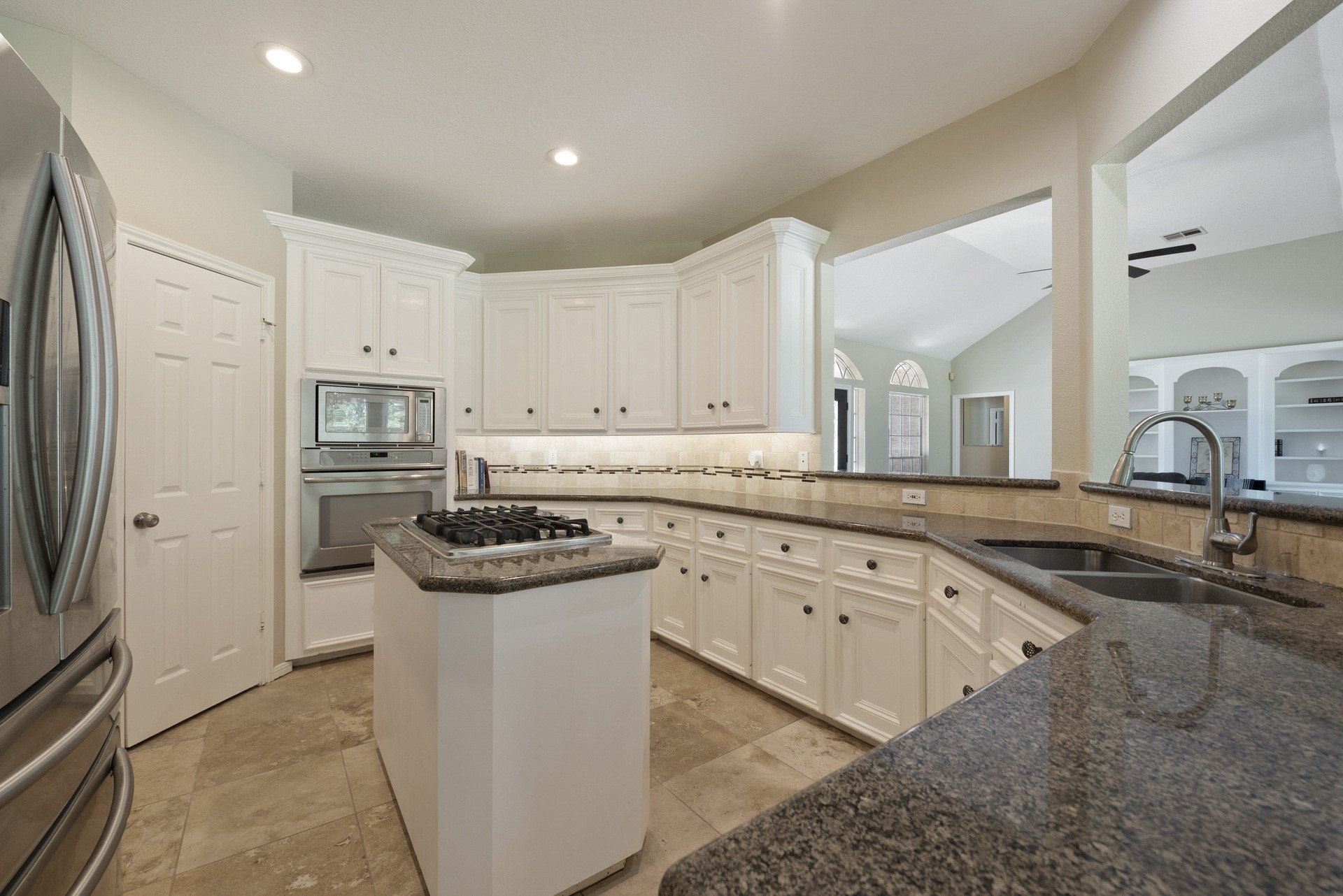 2615 Roman Forest Boulevard Property Photo 6